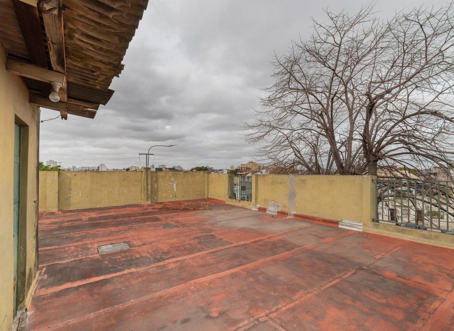 Foto de VENTA - CASA LOTE PROPIO - 4 AMBIENTES - 2 COCINAS - COCHERA, imagen 3