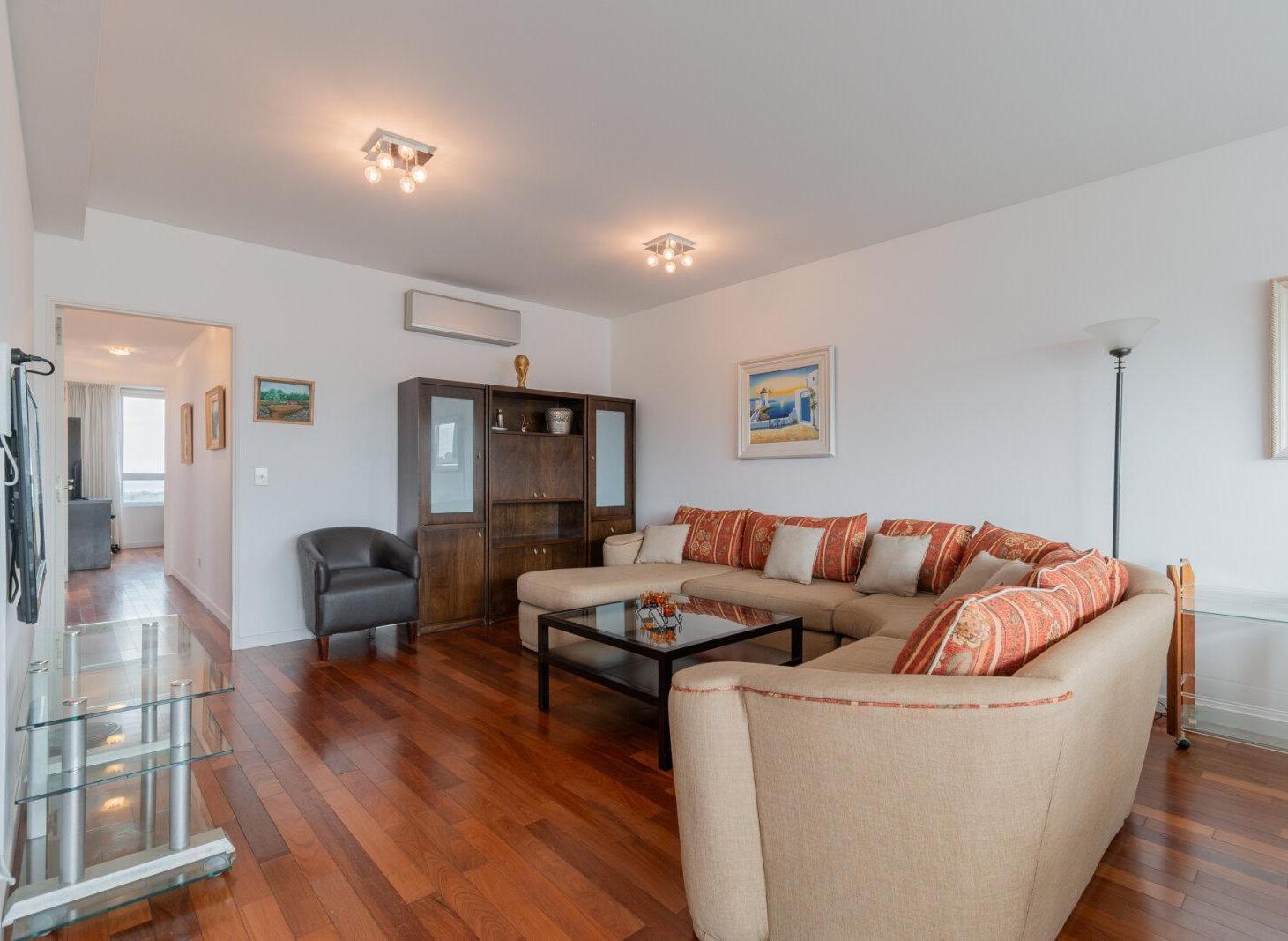 Foto de VENTA 3 AMBIENTES, COCHERA Y BAULERA - PUERTO MADERO, imagen 2