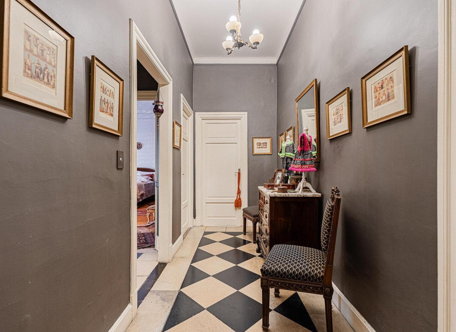 Foto de Piso Retro con cochera en edificio de patrimonio histórico, imagen 2