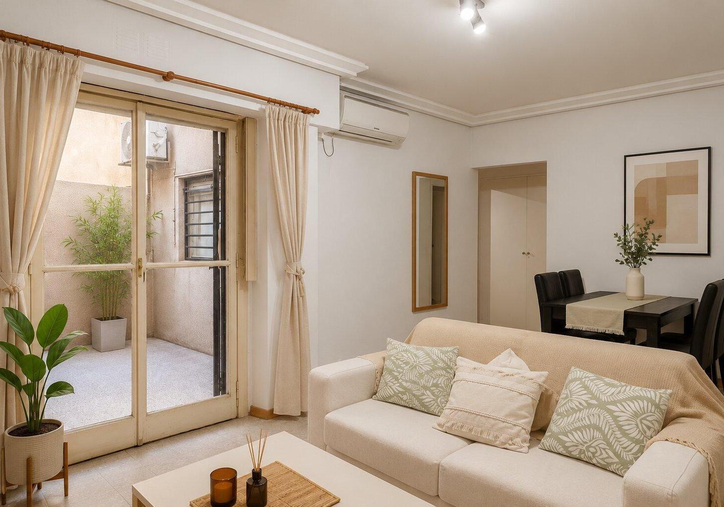 Foto de Venta 2 ambientes con patio propio y lavadero – Plaza Güemes, Palermo, imagen 1