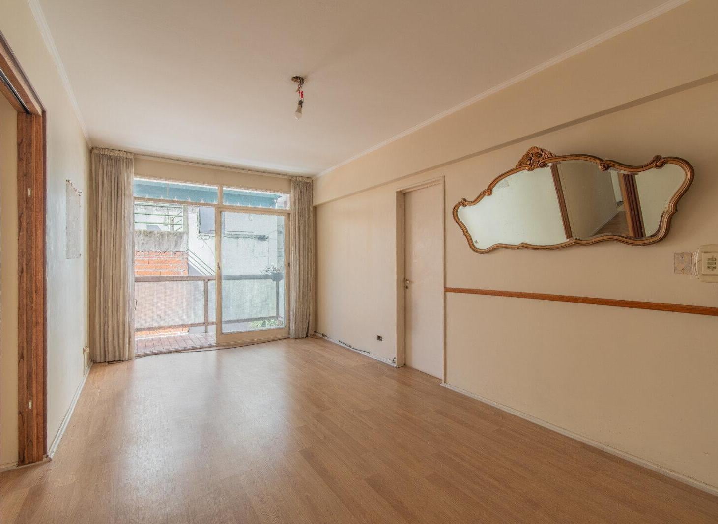 Foto de DEPARTAMENTO 4 AMBIENTES . BALCÓN . LUMINOSO. CABALLITO, imagen 3