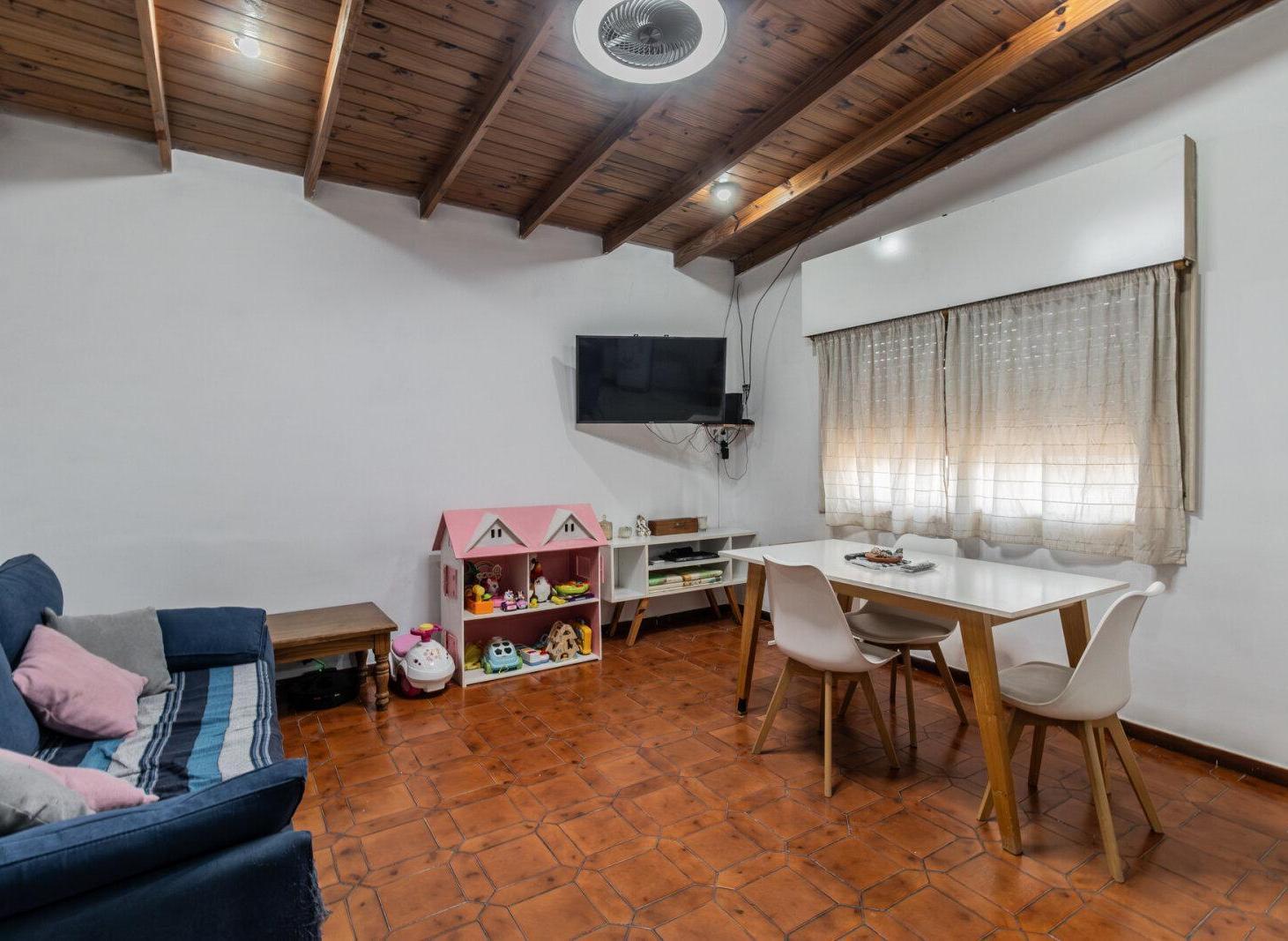 Foto de Venta Flores PH 3 Ambientes Independiente Terraza Quincho, imagen 2