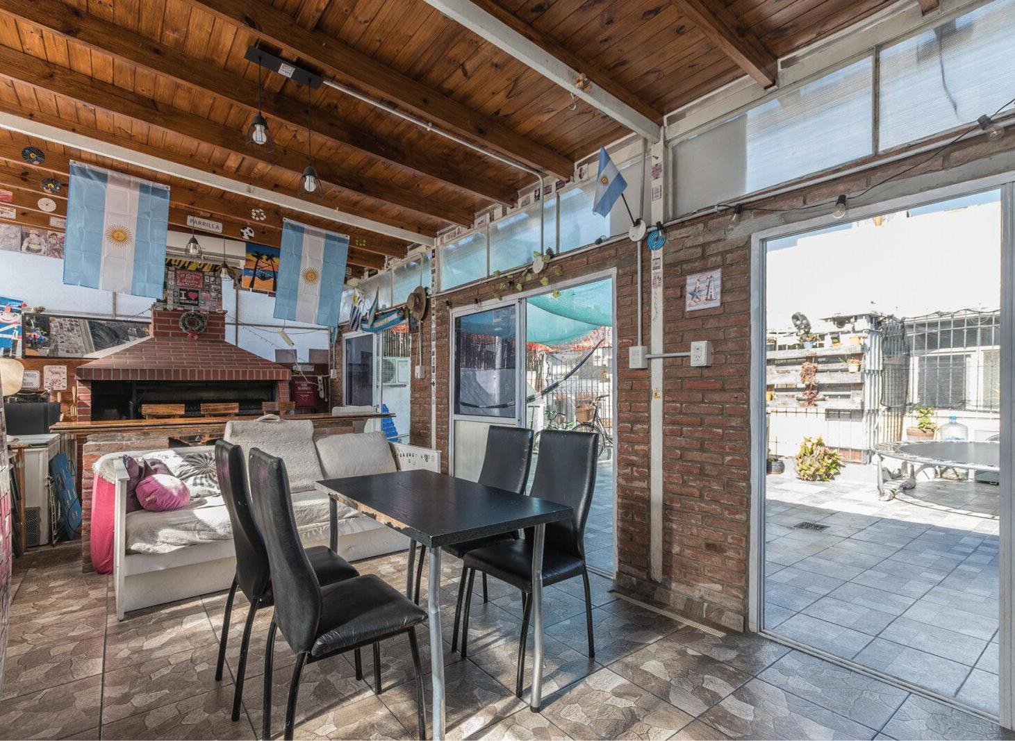 Foto de VENTA - PH 4 AMBIENTES - TERRAZA, QUINCHO Y PARRILLA - SAN CRISTOBAL, imagen 2