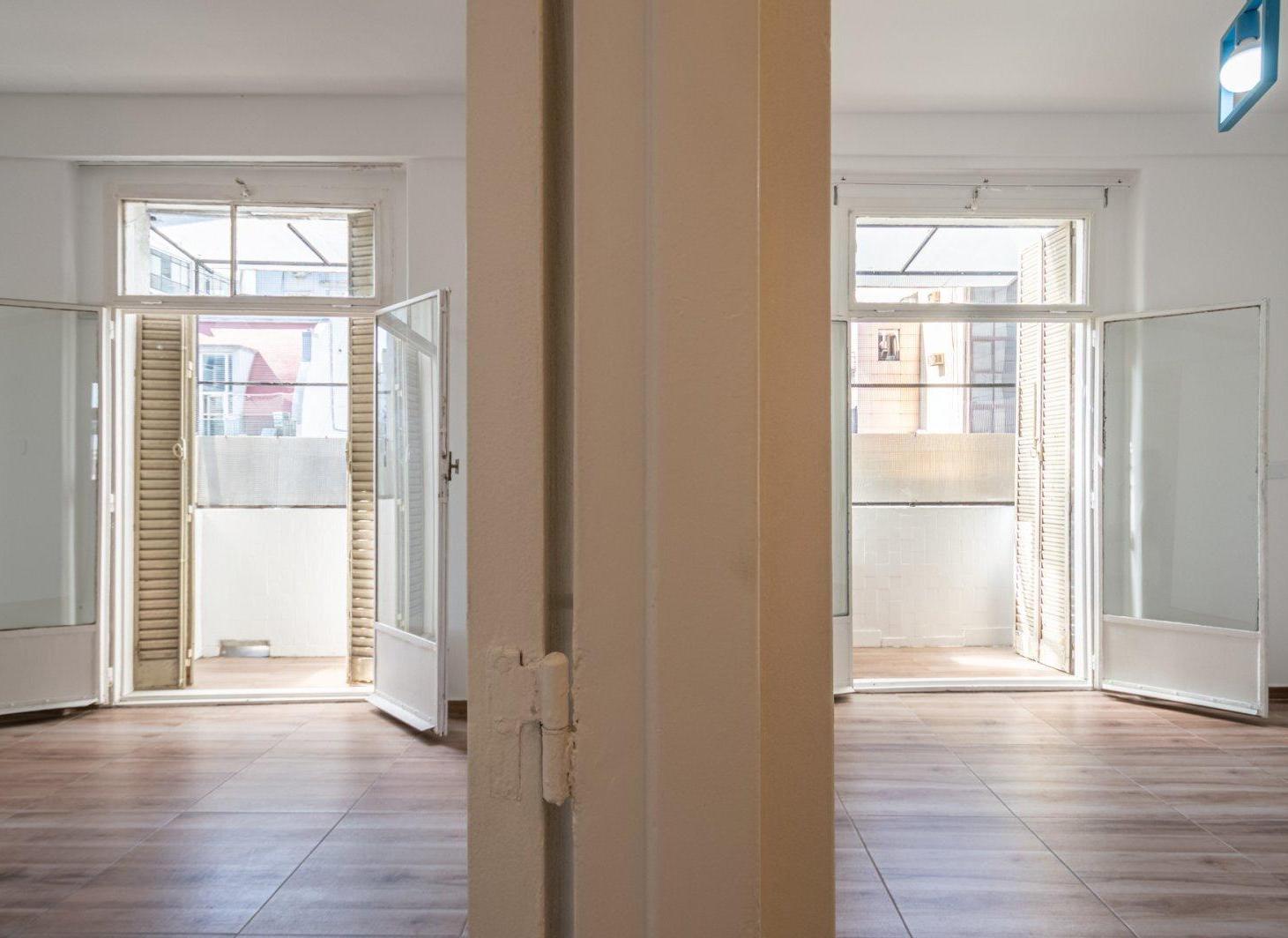 Foto de VENTA - 3 AMBIENTES - BALCON - LUMINOSO - CERCANIA AL OBELISCO - IDEAL, imagen 3