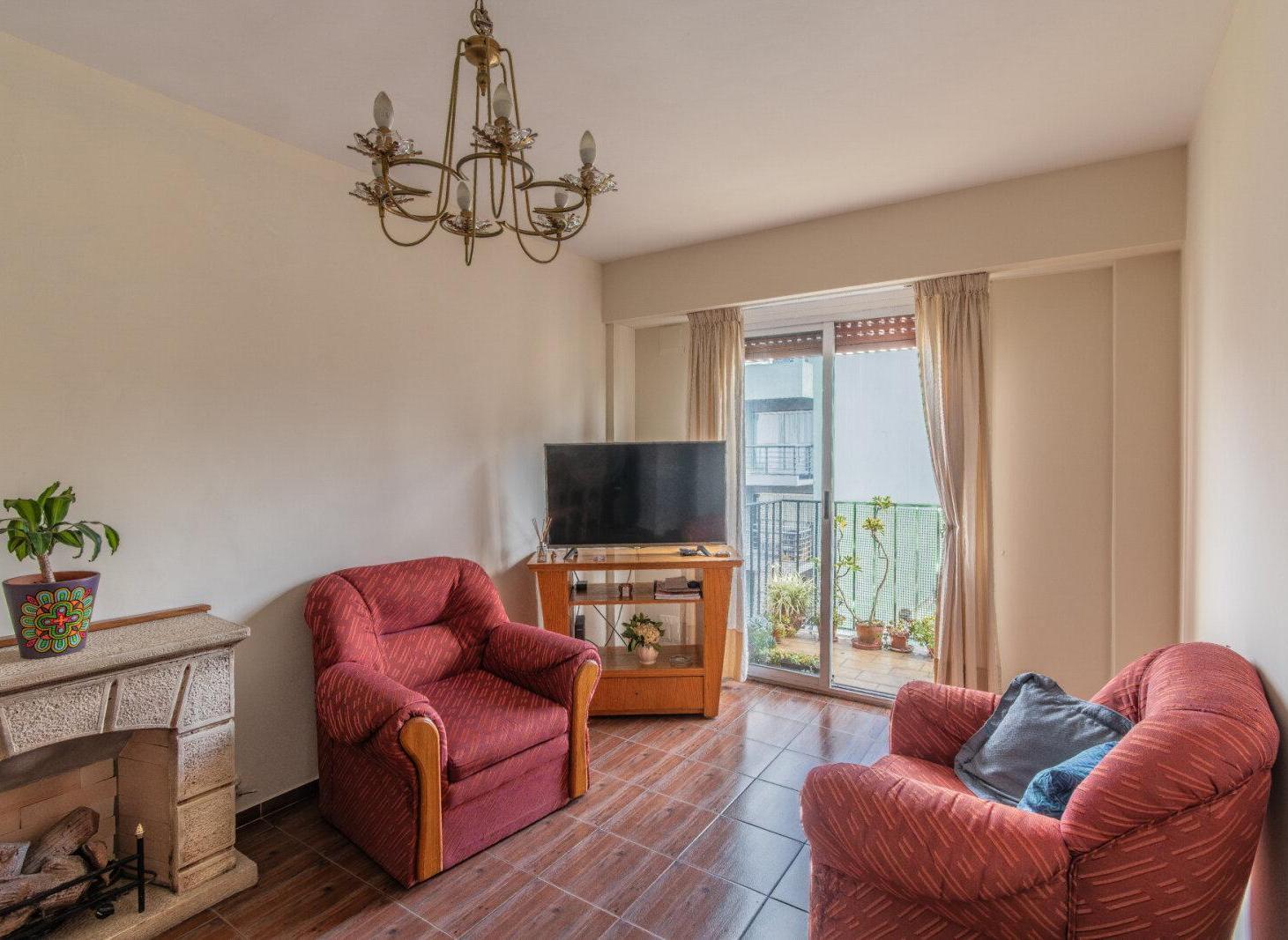 Foto de VENTA - DEPARTAMENTO 4 AMBIENTES - DOBLE BALCON - PISO ALTO -SUBTE B, imagen 4