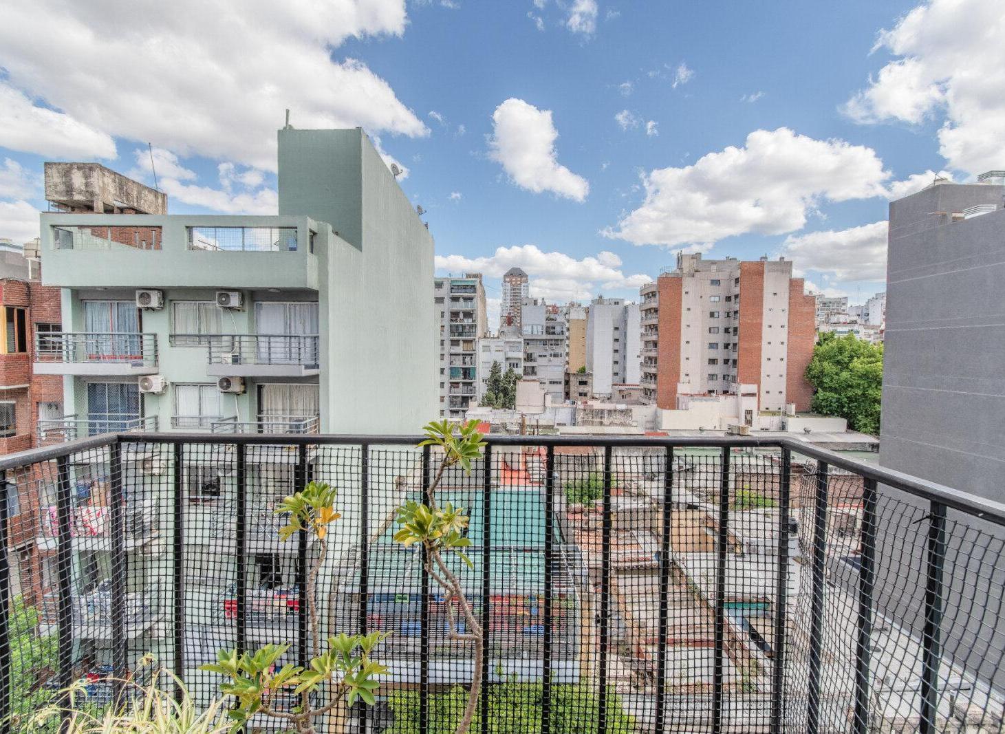 Foto de VENTA - DEPARTAMENTO 4 AMBIENTES - DOBLE BALCON - PISO ALTO -SUBTE B, imagen 1