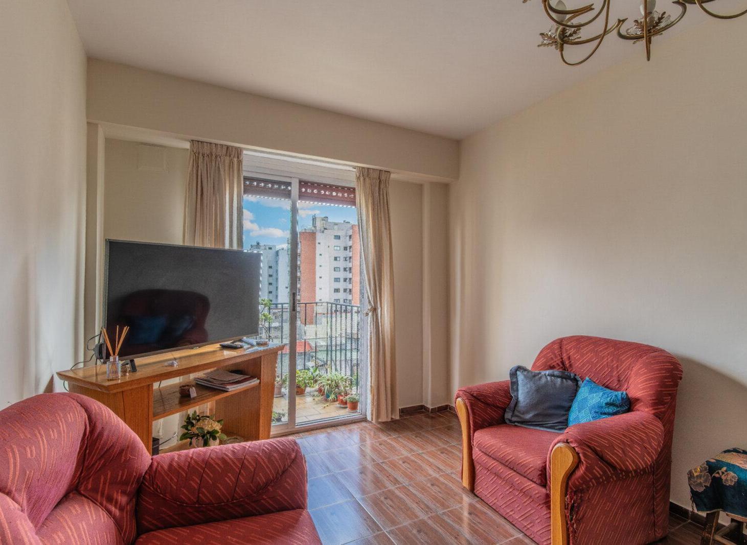 Foto de VENTA - DEPARTAMENTO 4 AMBIENTES - DOBLE BALCON - PISO ALTO -SUBTE B, imagen 5