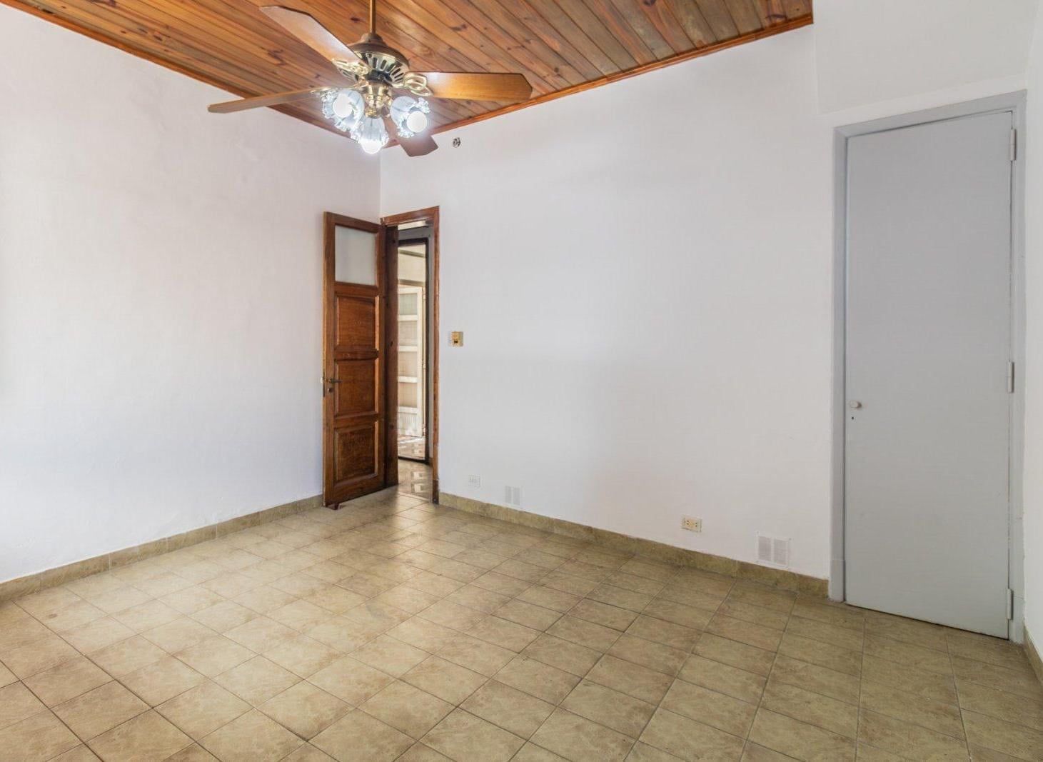 Foto de VENTA - PH TIPO CASA - APTO CREDITO - TERRAZA - COCHERA - SUBTE E, imagen 5