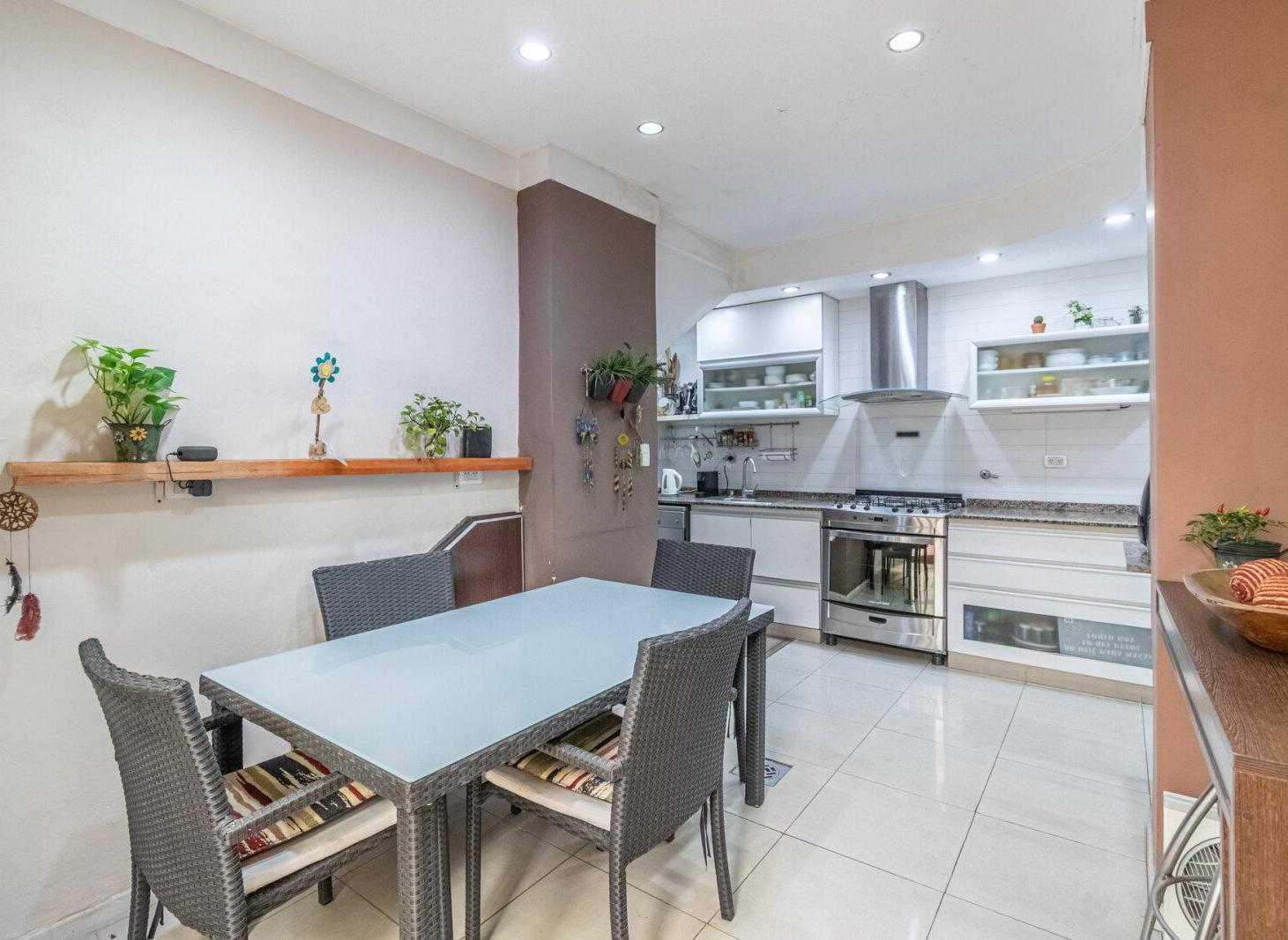 Foto de VENTA - PH TIPO CASA - TRIPLEX - 5 AMBIENTES - TERRAZA - PATIO, imagen 3
