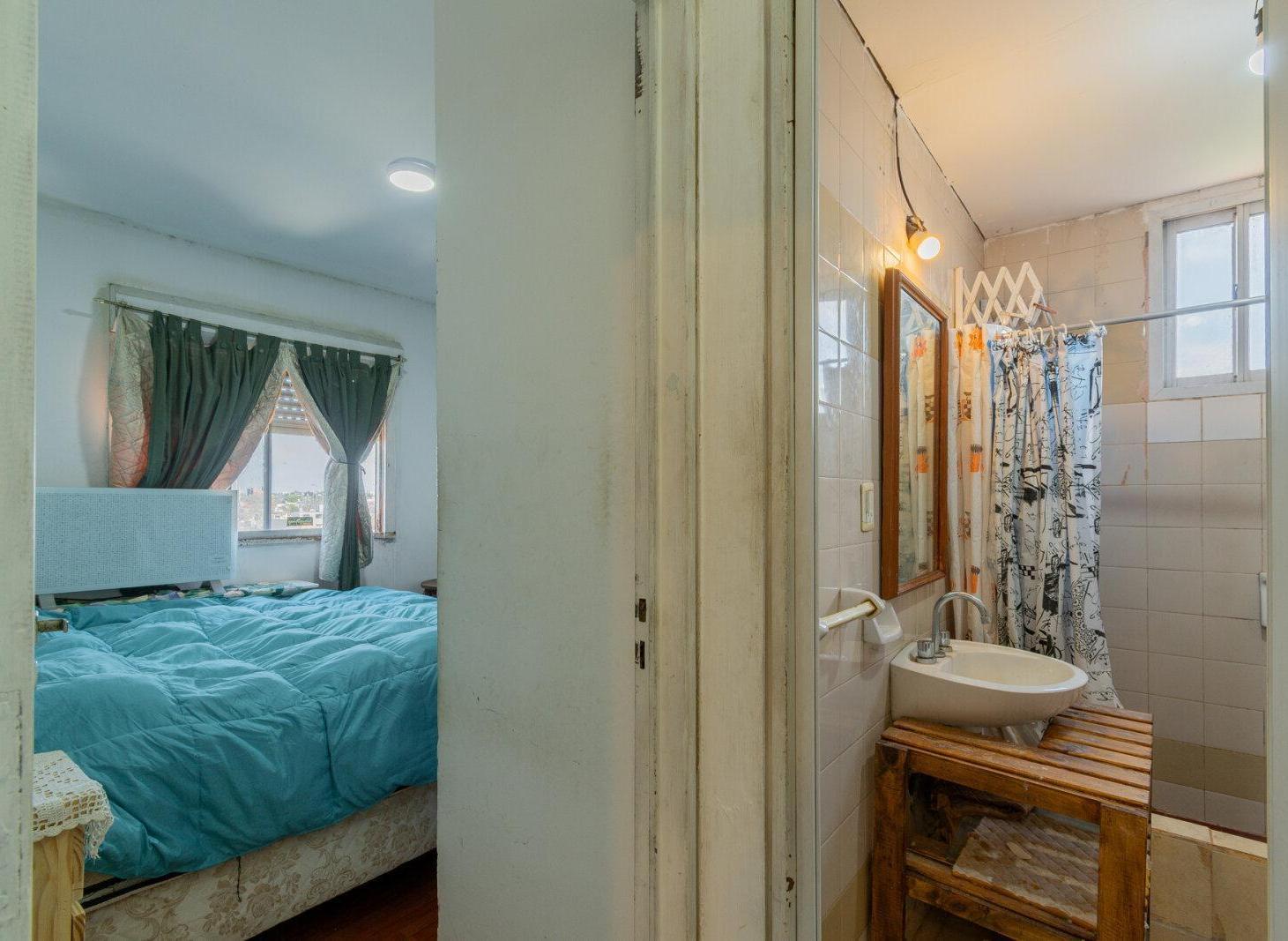 Foto de VENTA- DEPARTAMENTO 4 AMBIENTES- SUBTE E- PREMETRO- FLORES- APTO CREDITO, imagen 3