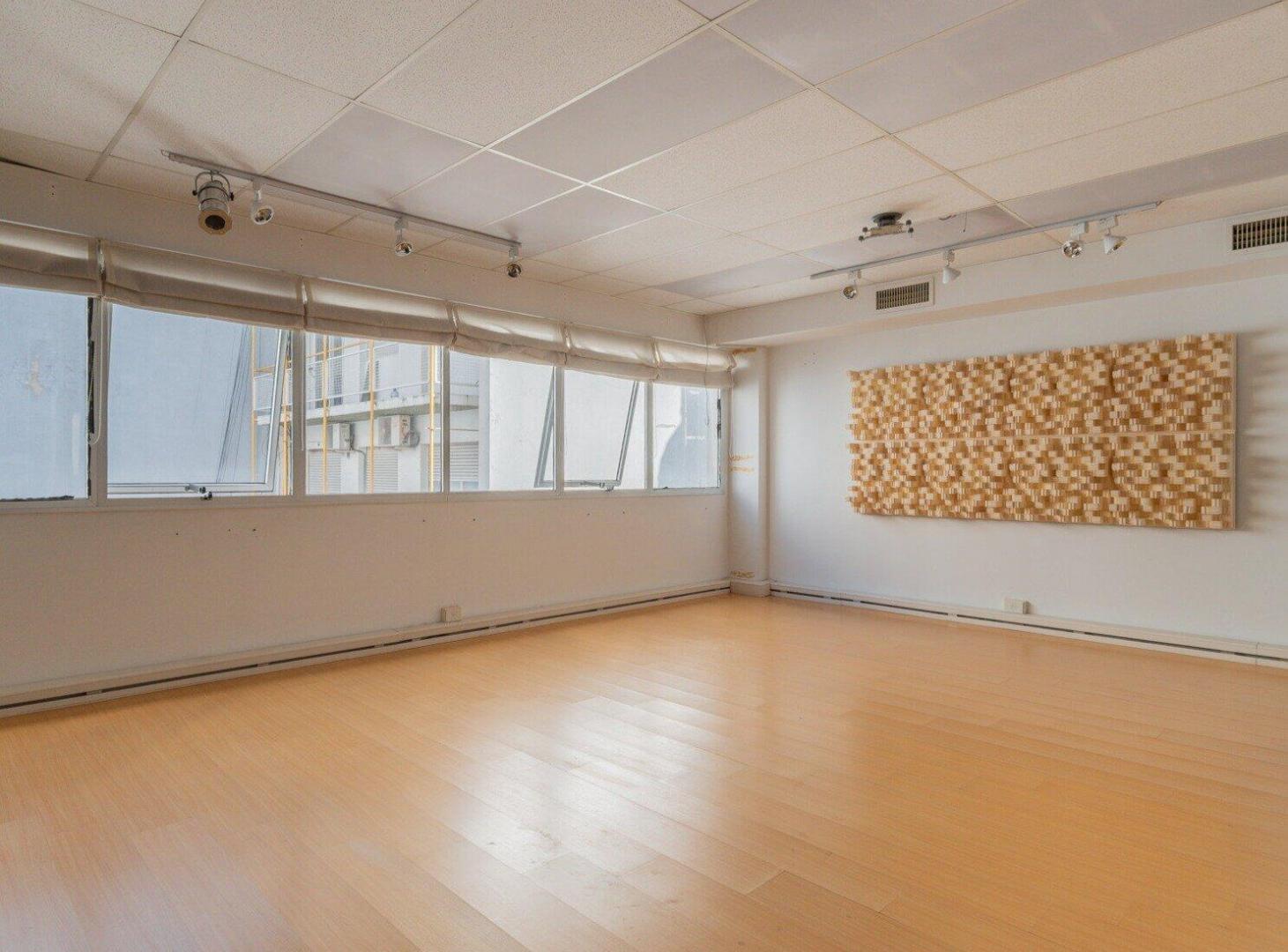Foto de Oficina moderna venta Luminosa San Nicolás, imagen 3