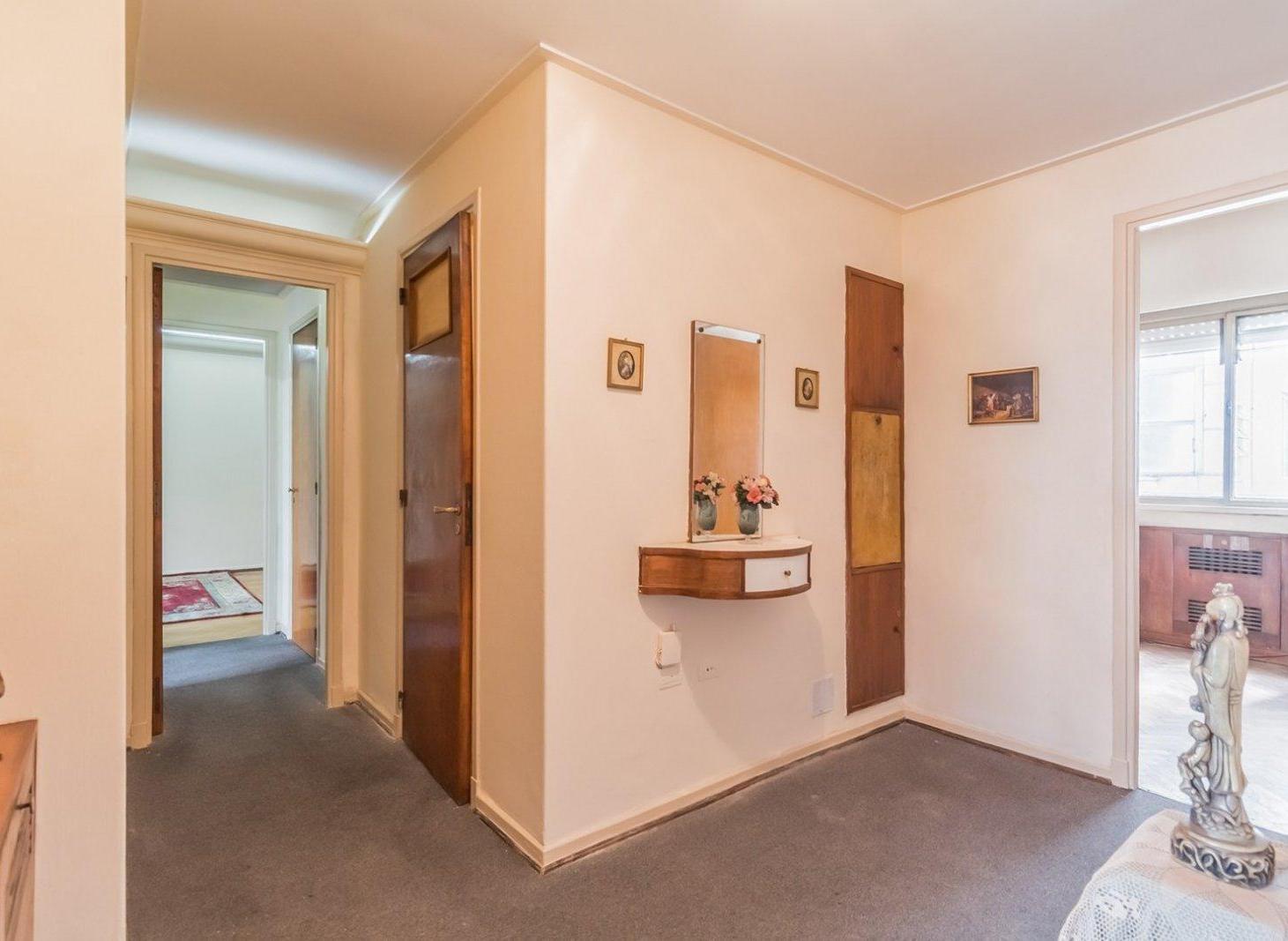 Foto de Venta - Semipiso con balcón y baulera - Edif. de Categoría - Almagro, imagen 5