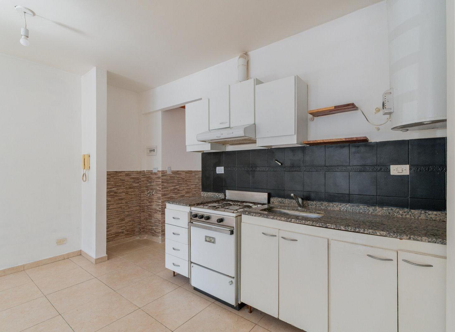 Foto de Departamento dos ambientes- Planta baja- Frente, imagen 3