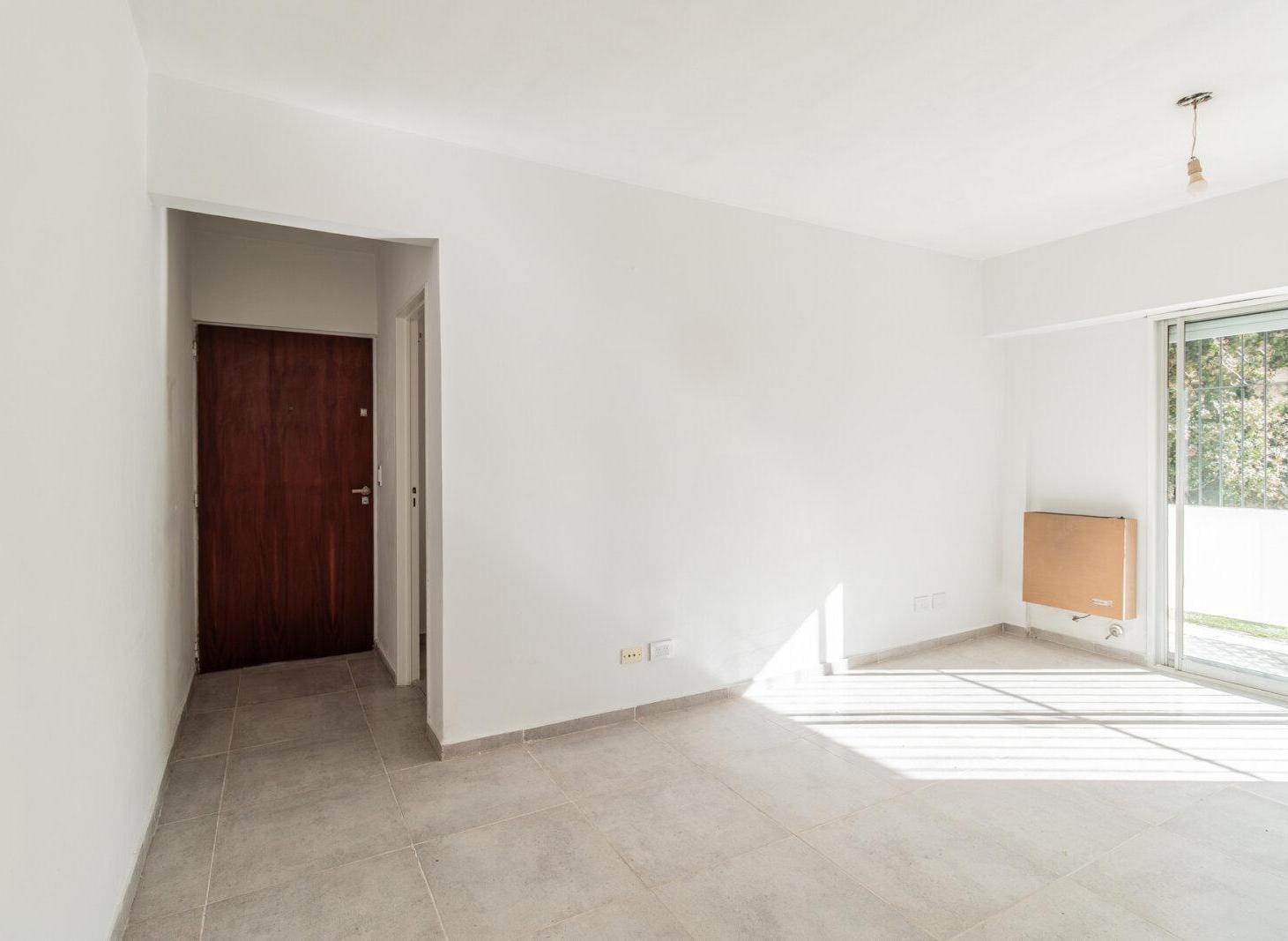 Foto de Venta Departamento Flores 2 Ambientes Impecable Apto Credito, imagen 1