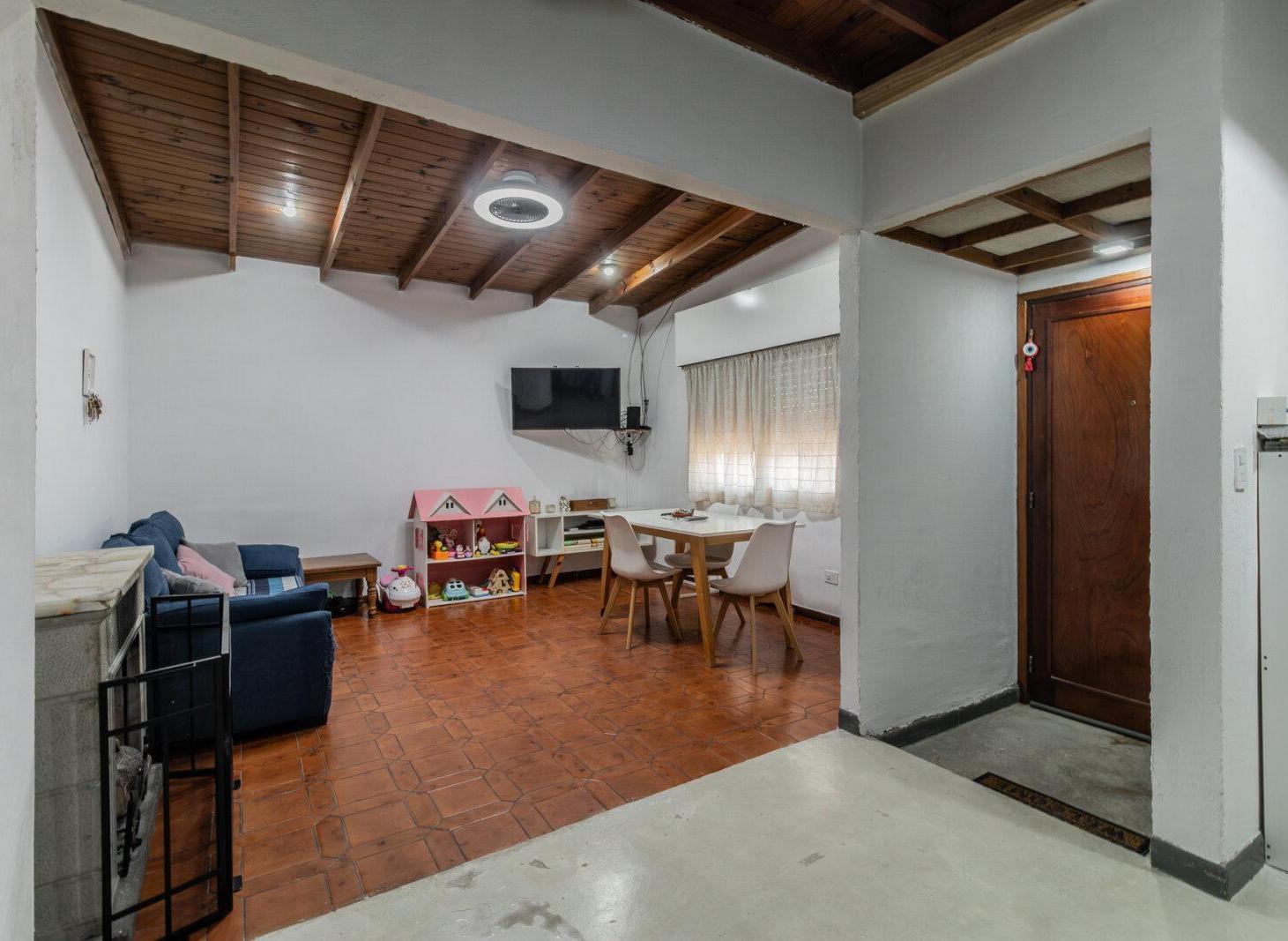 Foto de Venta Flores PH 3 Ambientes Terraza Quincho Independiente, imagen 5