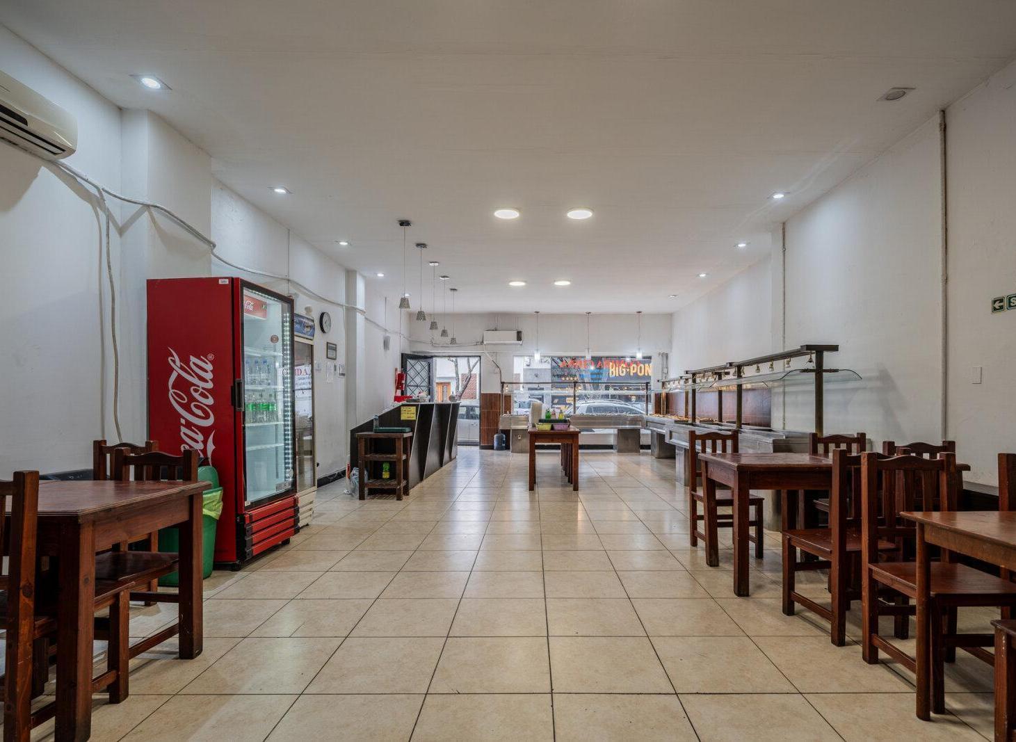 Foto de LOCAL COMERCIAL GASTRONOMICO - 7m x 31m - Vidriera, imagen 3