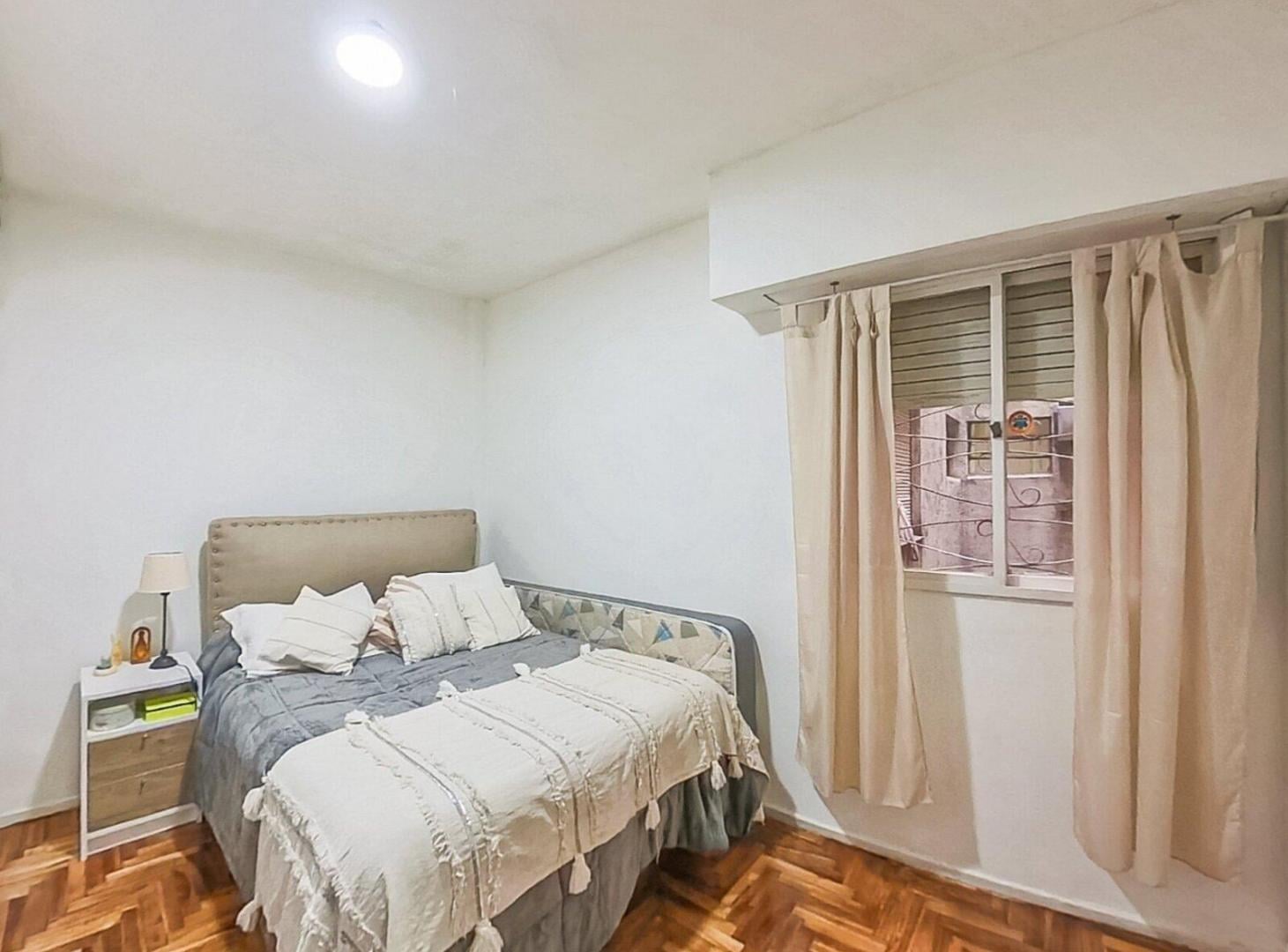 Foto de VENTA- DEPARTAMENTO- 2 AMBINTES- CON COCINA SEPARADA- PARQUE CHACABUCO, imagen 1