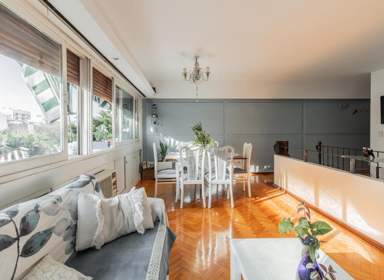 Foto de Departamento tipo Duplex de 4 ambientes al contrafrente sobre avenida, imagen 1