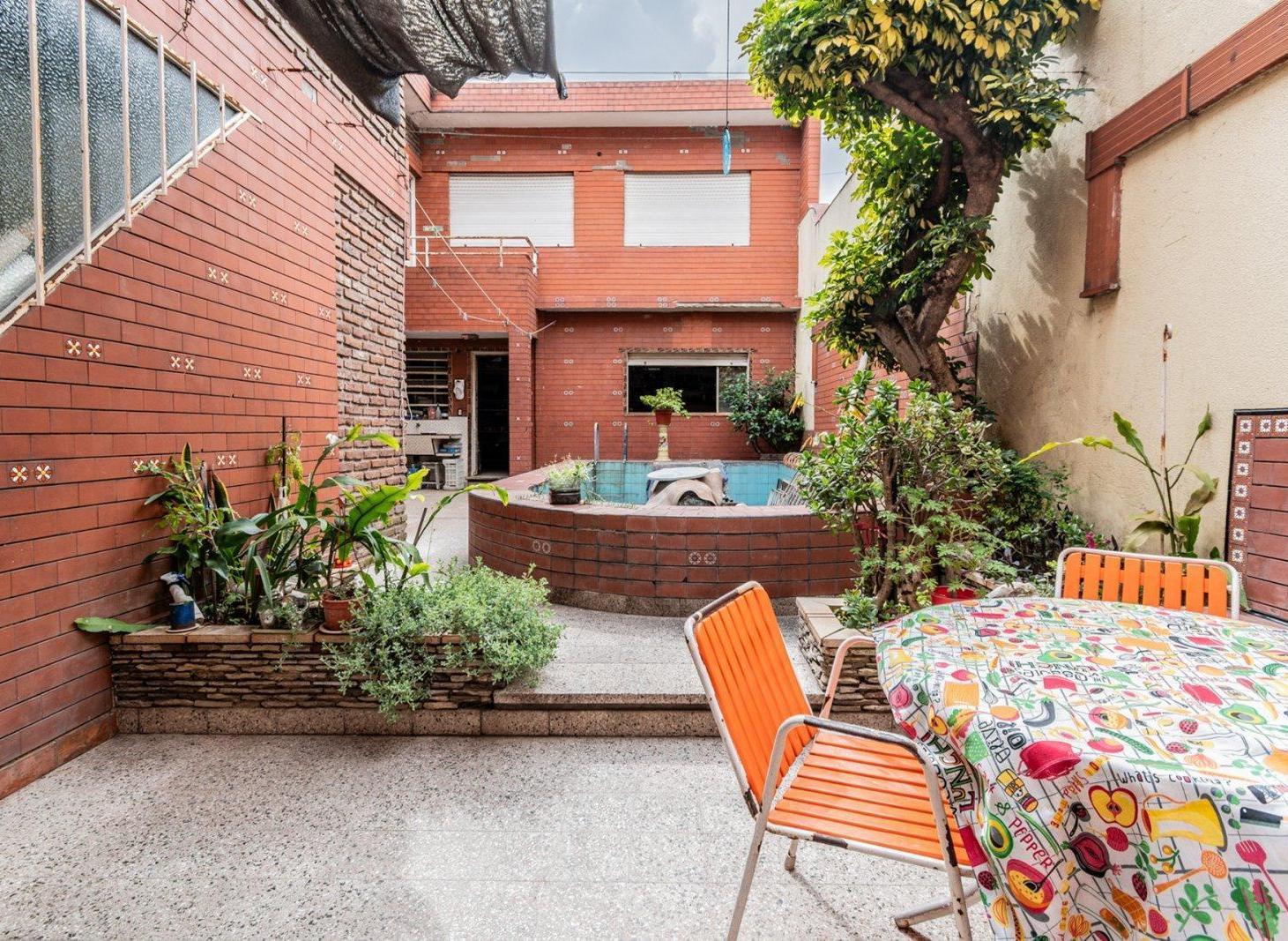 Foto de Venta Casa Villa Del Parque 3 Plantas Cochera Pileta Parrilla, imagen 2