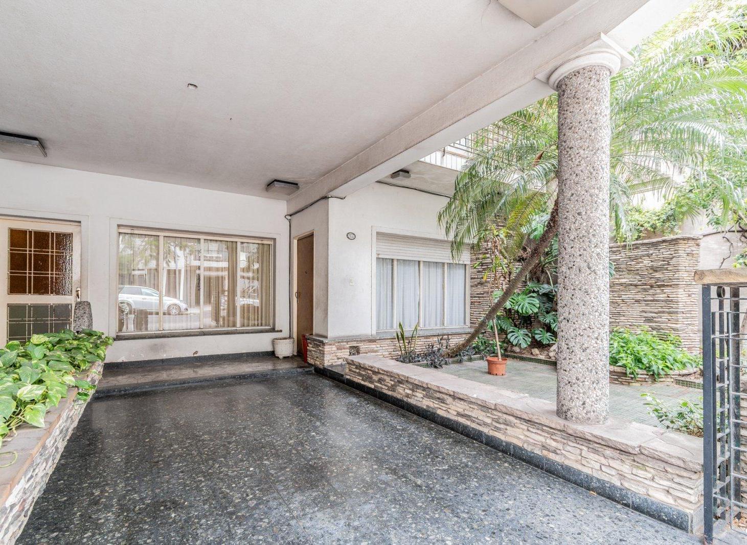 Foto de Venta Casa Villa Del Parque 3 Plantas Cochera Pileta Parrilla, imagen 4