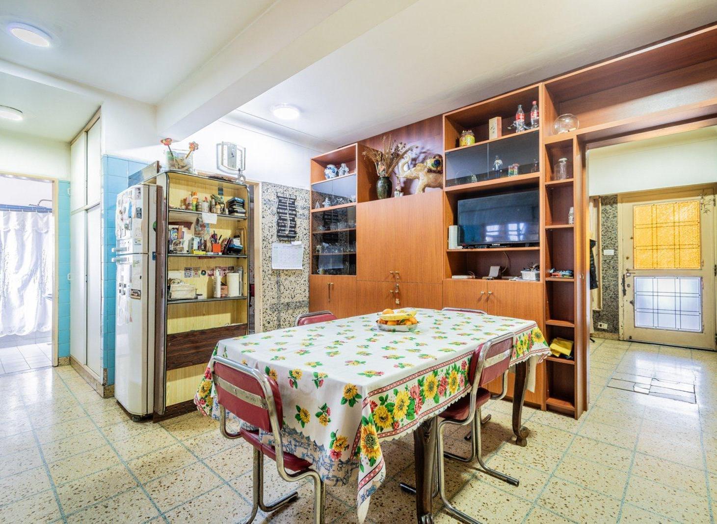 Foto de Venta Casa Villa Del Parque 3 Plantas Cochera Pileta Parrilla, imagen 3