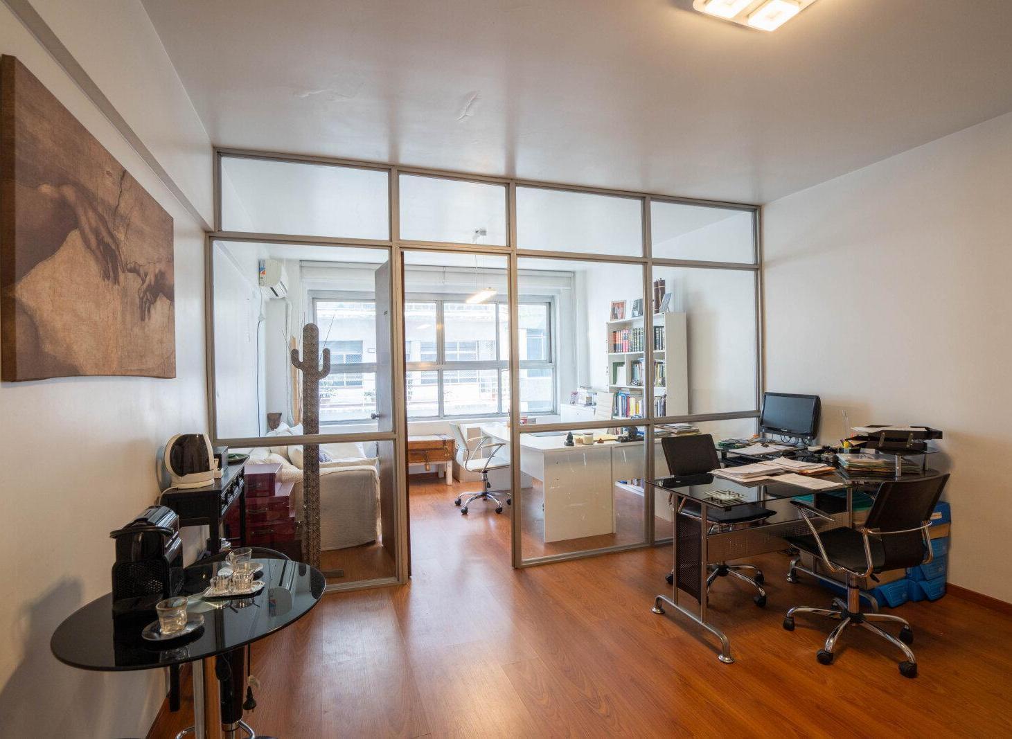 Foto de Oficina Monoambiente al Frente Muy Luminosa con Baño Privado en zona, imagen 2