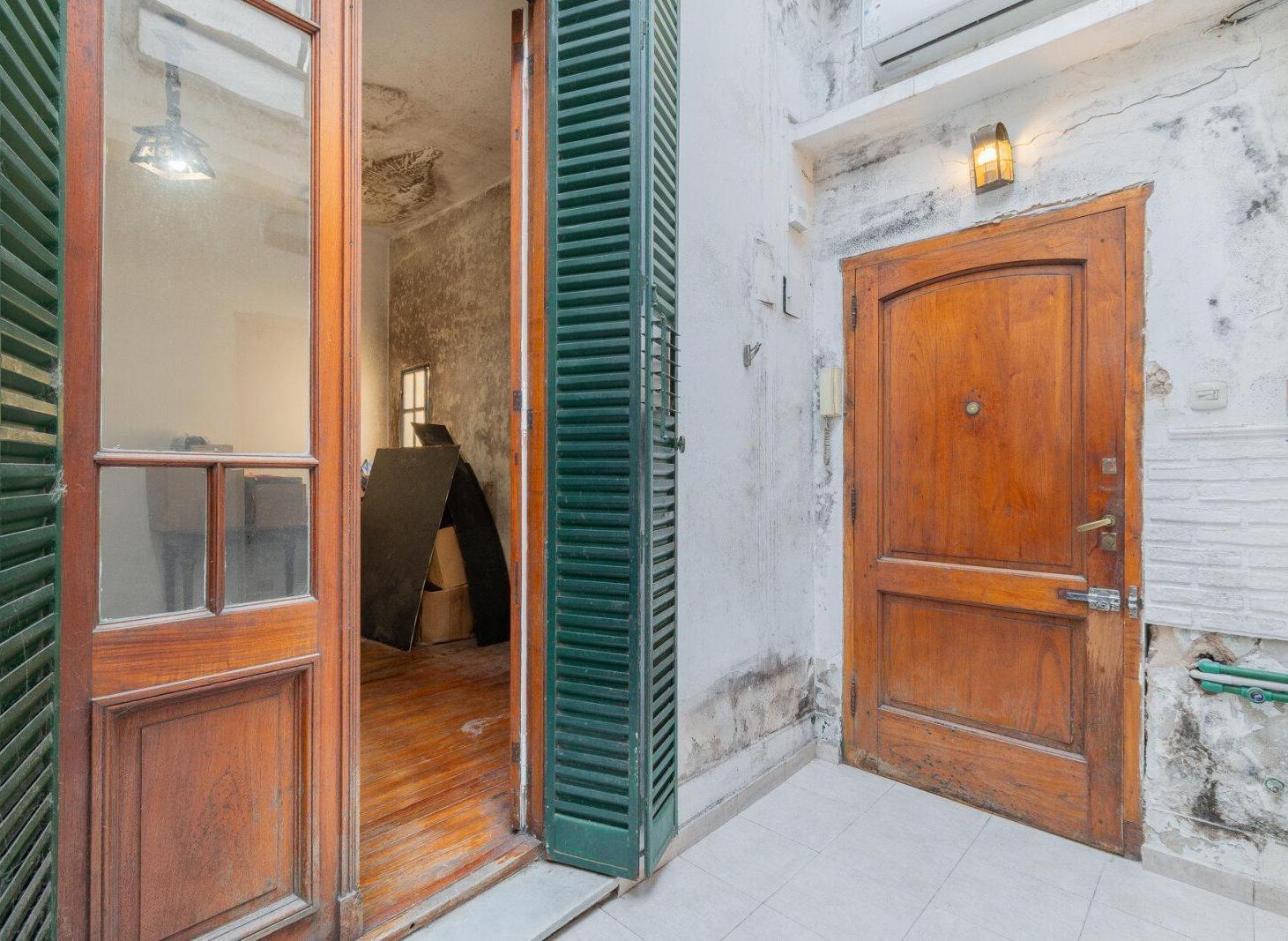 Foto de Venta PH 3 ambientes con escritorio en Caballito - a reciclar, terraza, imagen 3