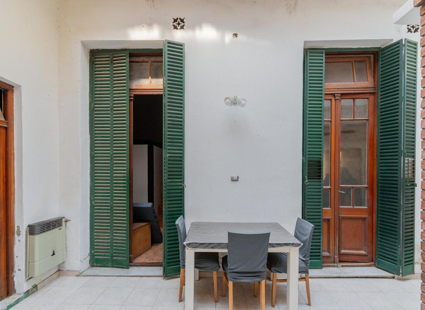 Foto de Venta PH 3 ambientes con escritorio en Caballito - a reciclar, terraza, imagen 2