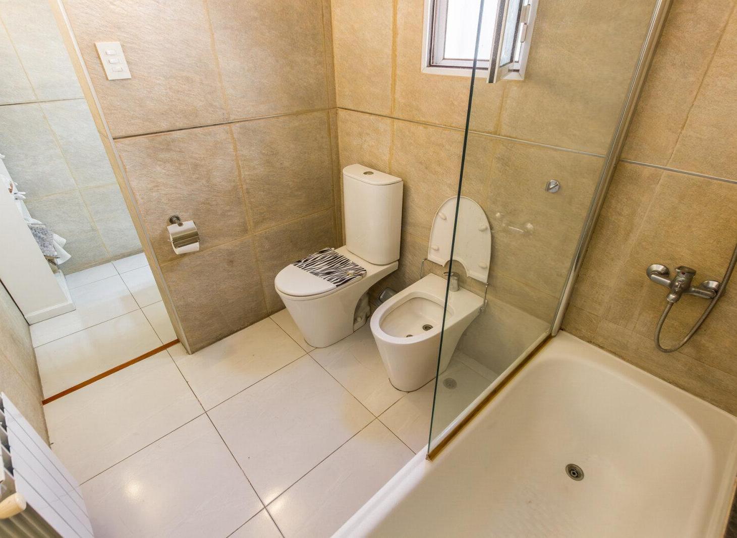 Foto de VENTA PH TIPO CASA - 5 AMBIENTES - SIN EXPENSAS - QUINCHO - TERRAZA Y, imagen 4