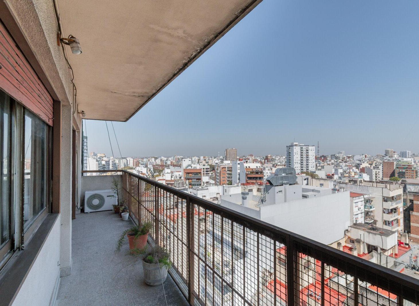 Foto de VENTA - DEPARTAMENTO - 4 AMBIEMTES - LUMINOSO - BALCON - BAULERA, imagen 3