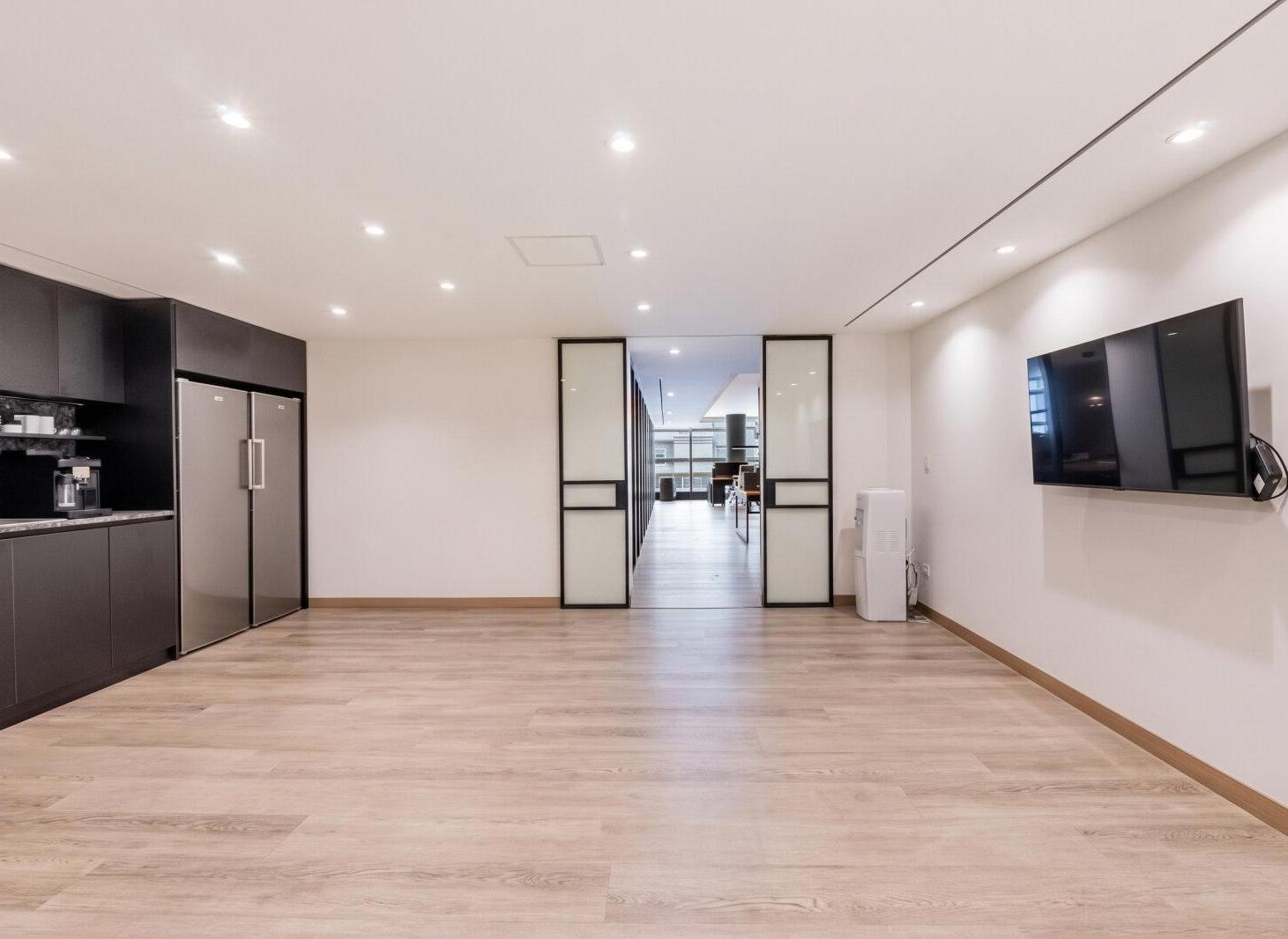 Foto de Oficina en venta sobre Libertador. Torre Aisenson, imagen 3
