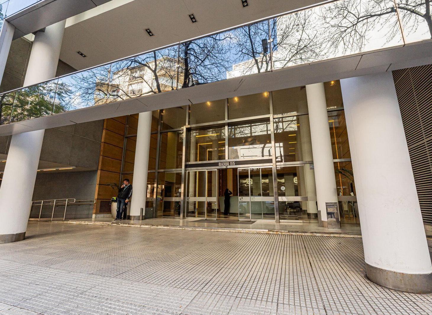 Foto de Oficina en venta sobre Libertador. Torre Aisenson, imagen 2