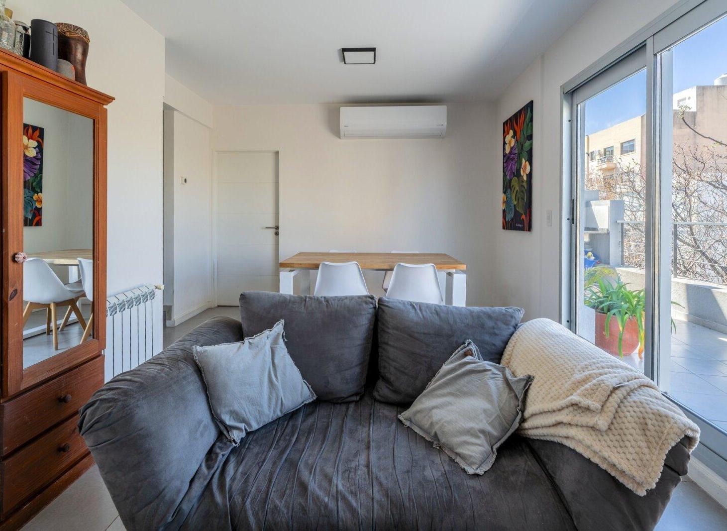 Foto de Venta Dúplex 3 amb. 2 terrazas 2 cocheras Parque Chas, imagen 2