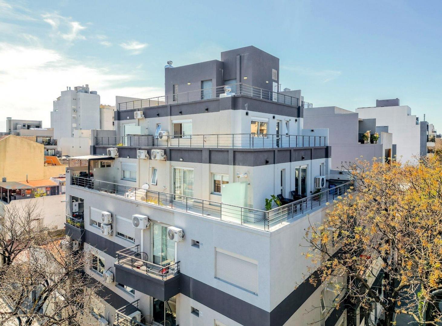 Foto de Venta Dúplex 3 amb. 2 terrazas 2 cocheras Parque Chas, imagen 3