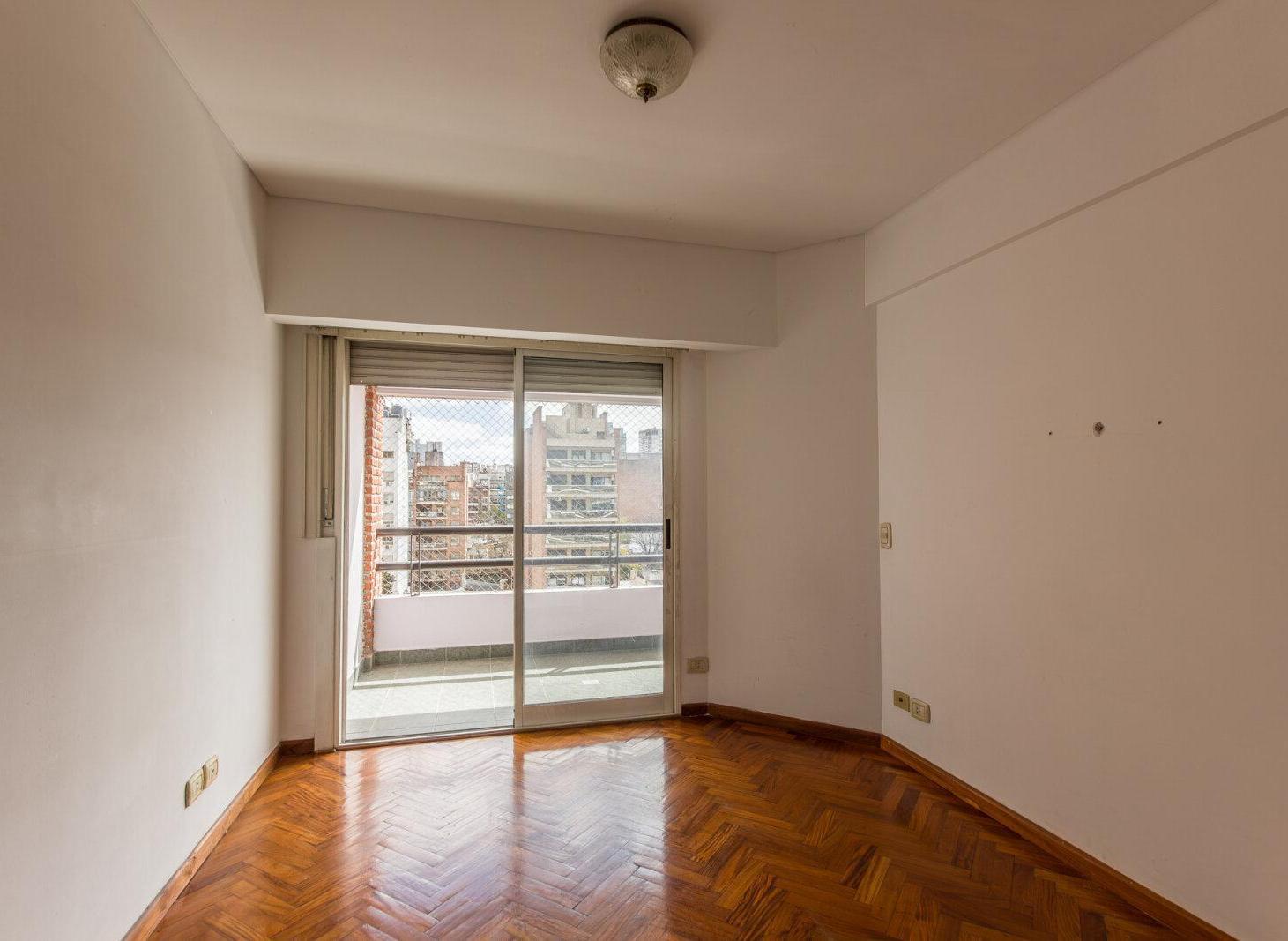 Foto de Departamento semipiso, cuatro ambientes, dos balcones Av. Pedro Goyena, imagen 4