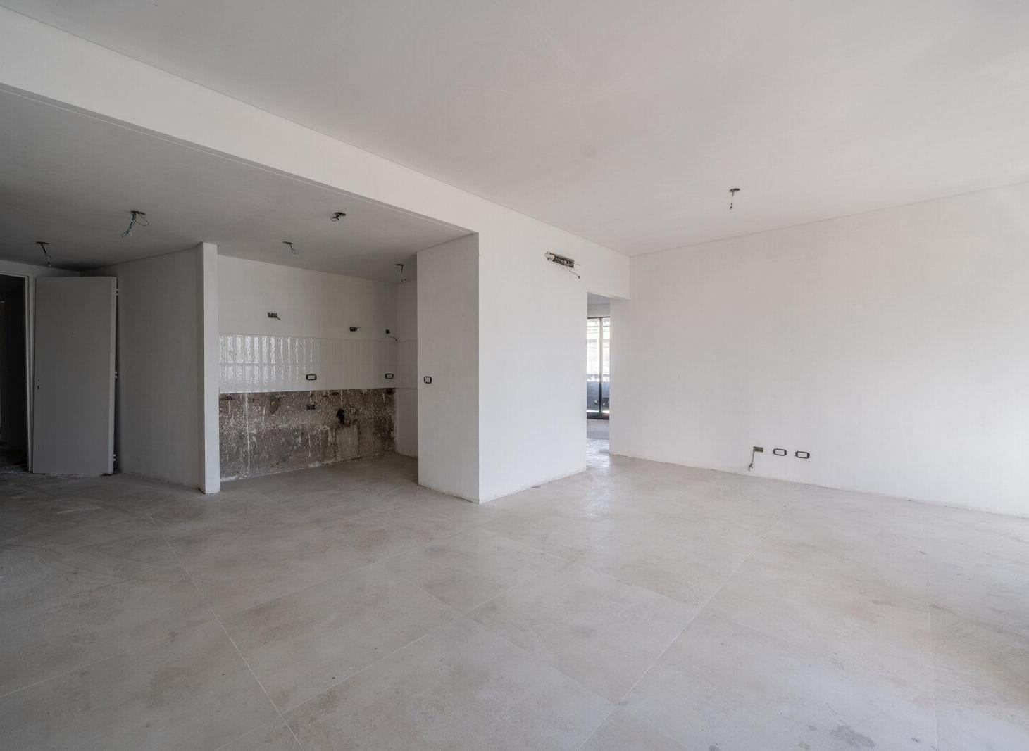 Foto de Venta. Depto 3 amb a Estrenar. Frente. Con balcón y cochera. Versalles, imagen 2
