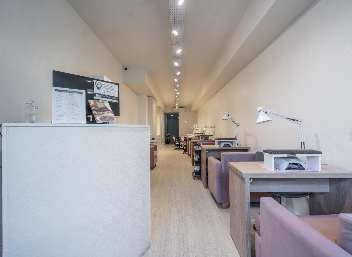 Foto de Venta local comercial Av. Córdoba · Vidriera · Con renta, imagen 3