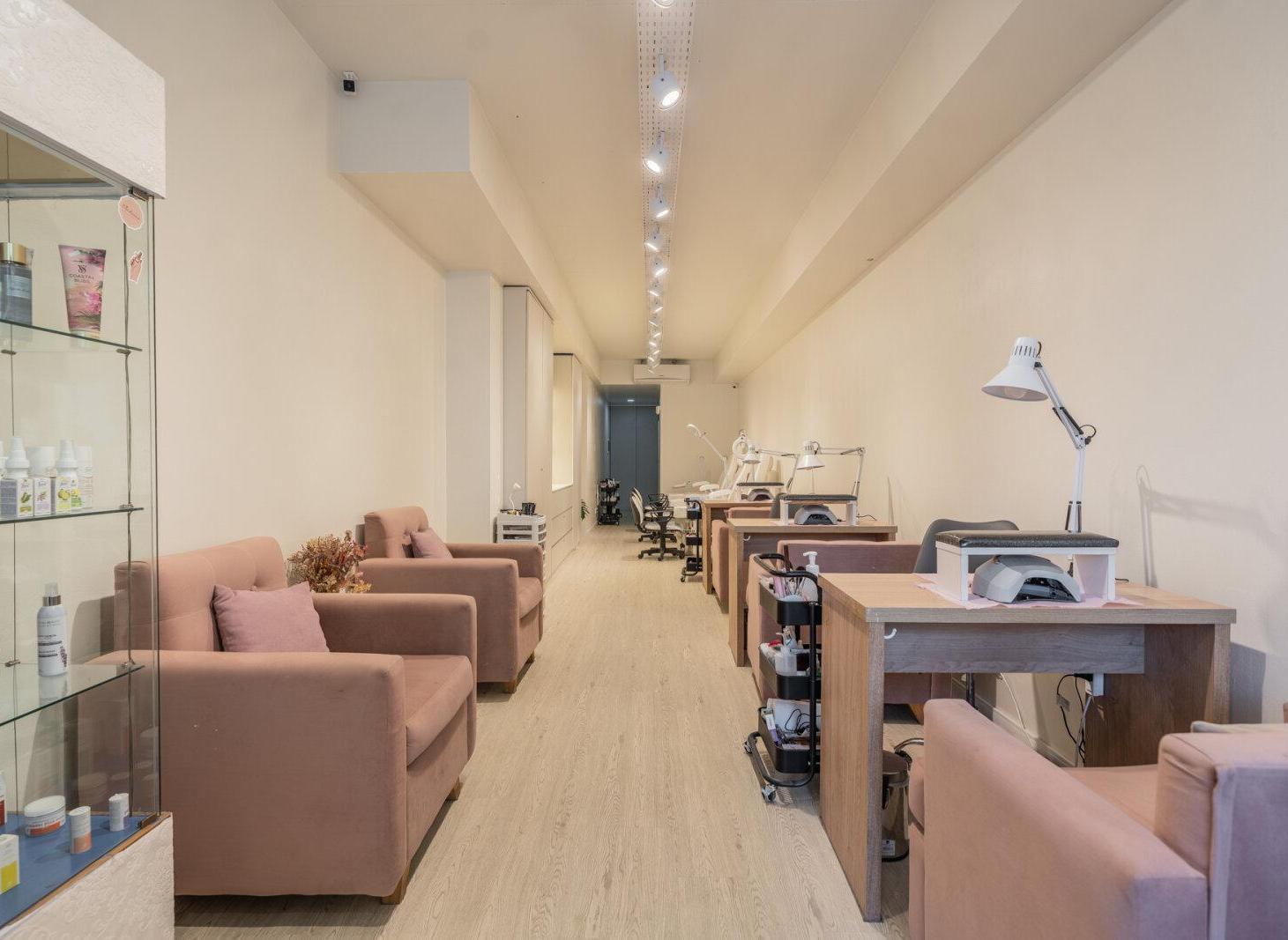 Foto de Venta local comercial Av. Córdoba · Vidriera · Con renta, imagen 1