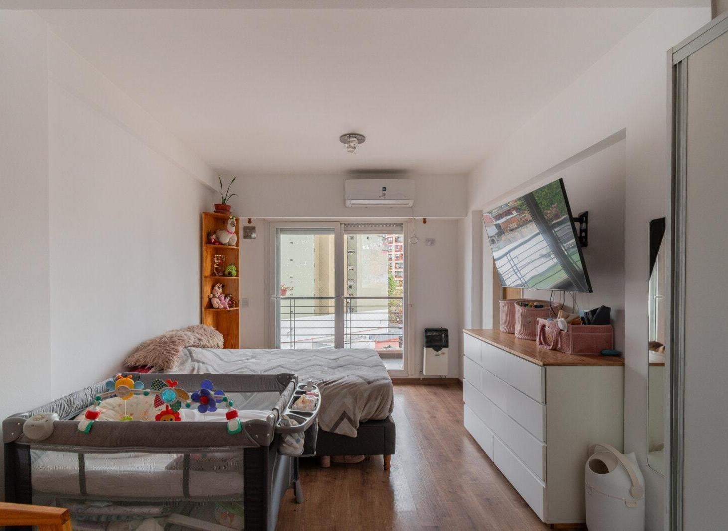 Foto de VENTA - MONOAMBIENTE DIVISIBLE - BALCÓN - VISTA ABIERTA - APTO, imagen 2