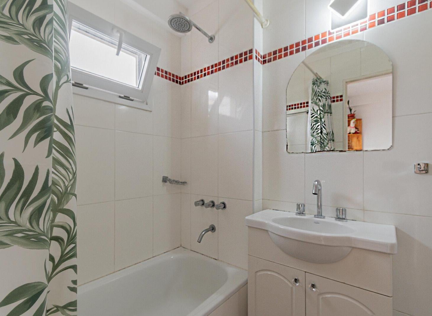 Foto de VENTA - MONOAMBIENTE DIVISIBLE - BALCÓN - VISTA ABIERTA - APTO, imagen 3
