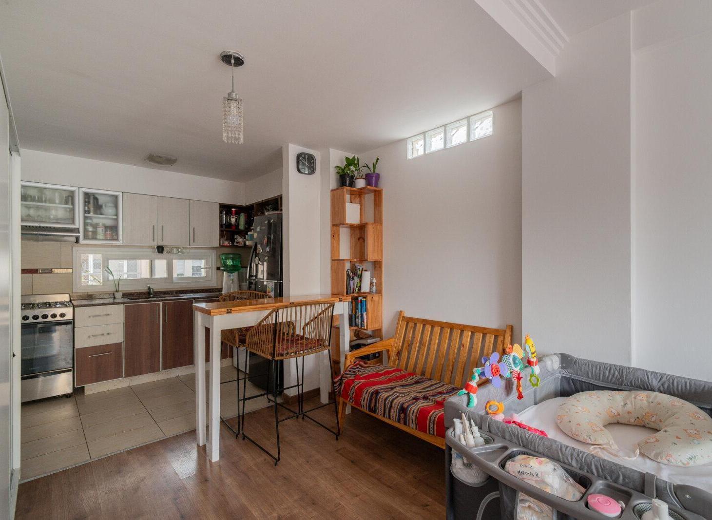 Foto de VENTA - MONOAMBIENTE DIVISIBLE - BALCÓN - VISTA ABIERTA - APTO, imagen 1
