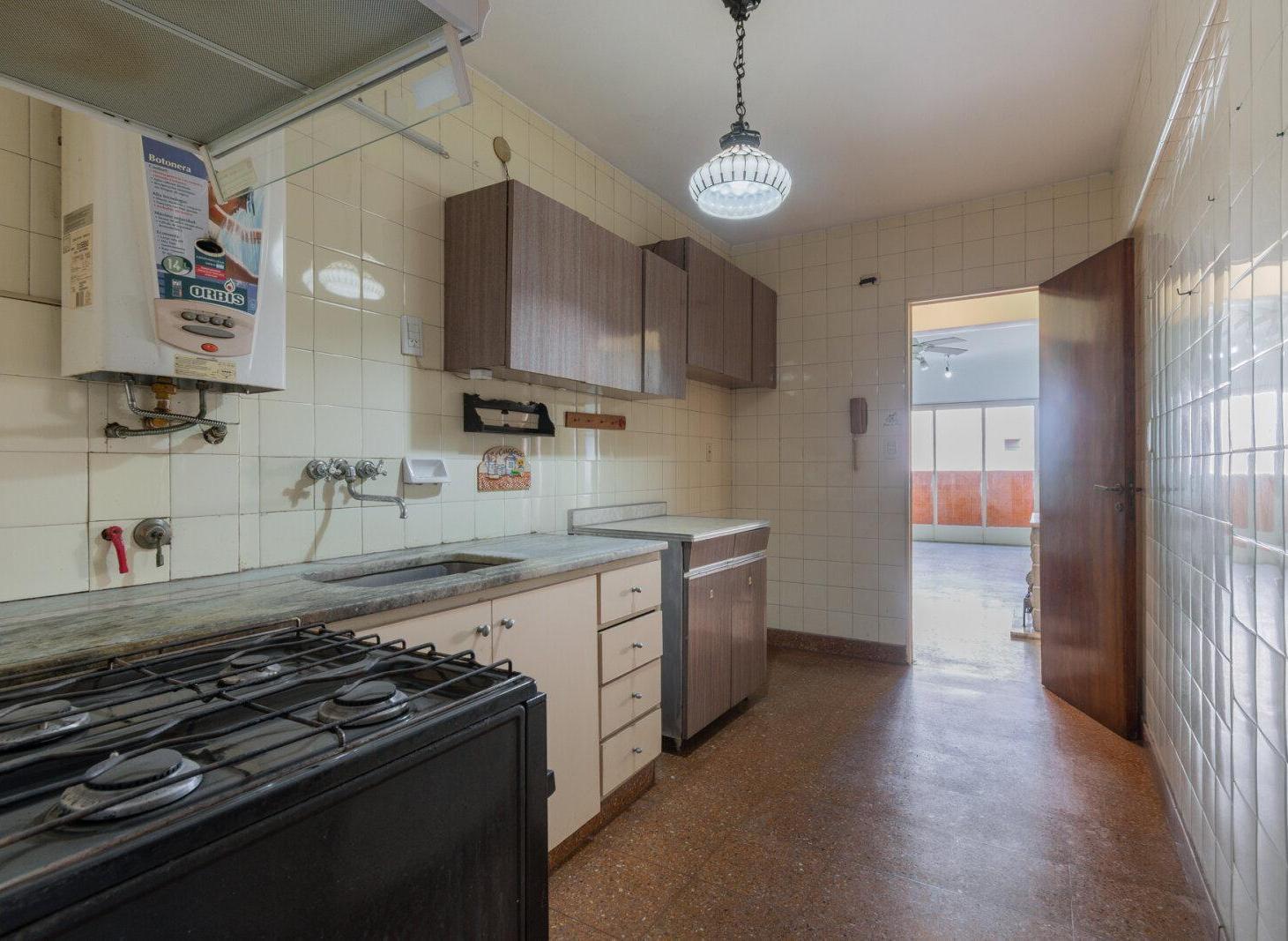 Foto de Venta Departamento 3 Ambientes Cochera Fija Parque Patricios, imagen 2