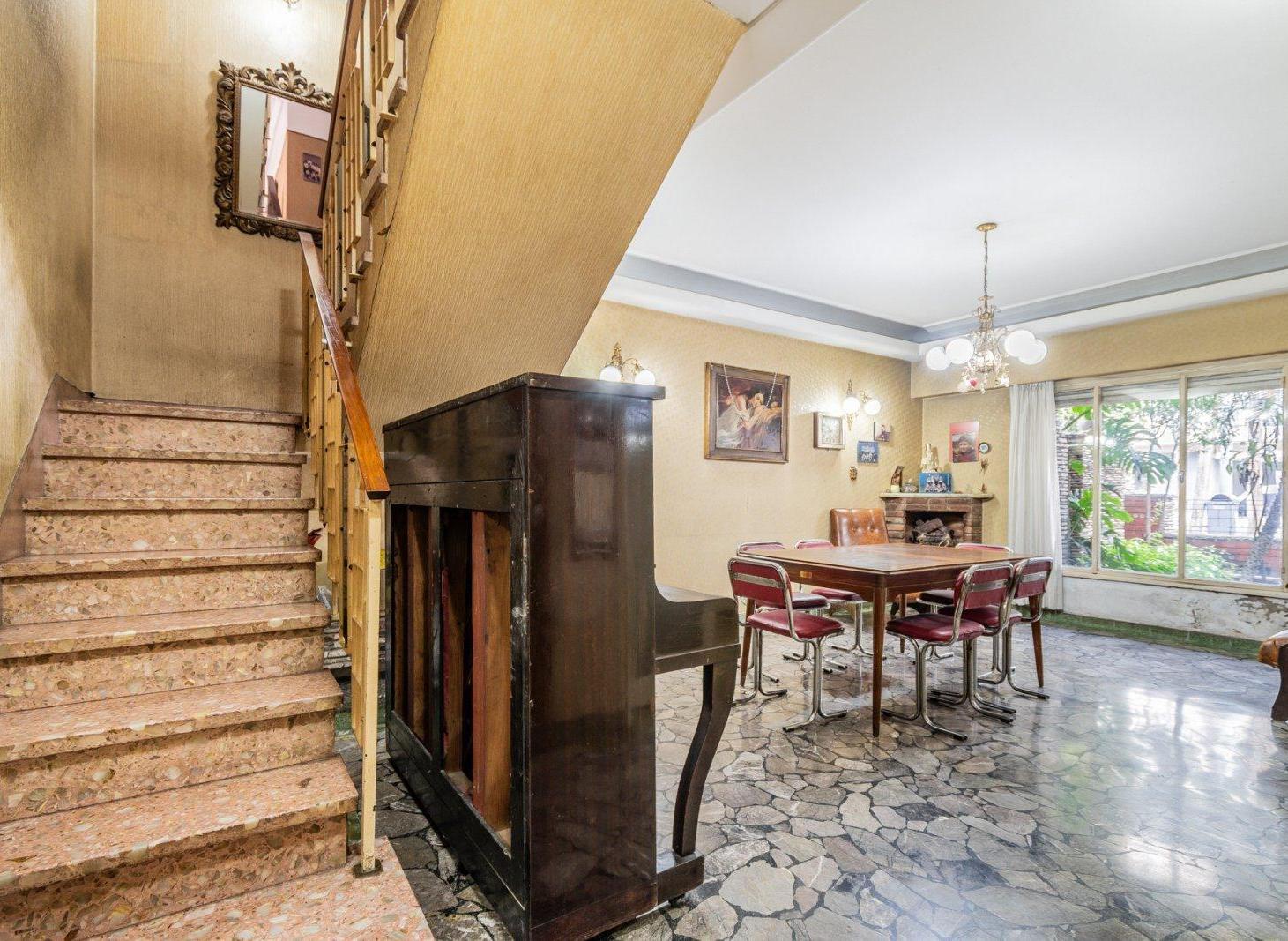 Foto de Venta Casa Villa Del Parque Pileta Cochera 3 Plantas, imagen 1