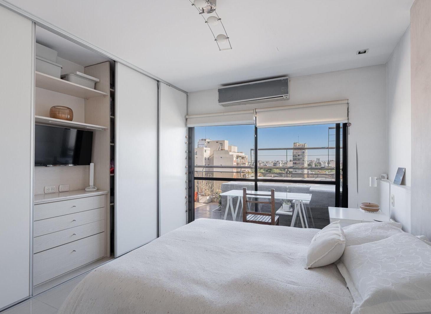 Foto de Dúplex de 4 ambientes con balcón terraza, jacuzzi y 2 cocheras en, imagen 1