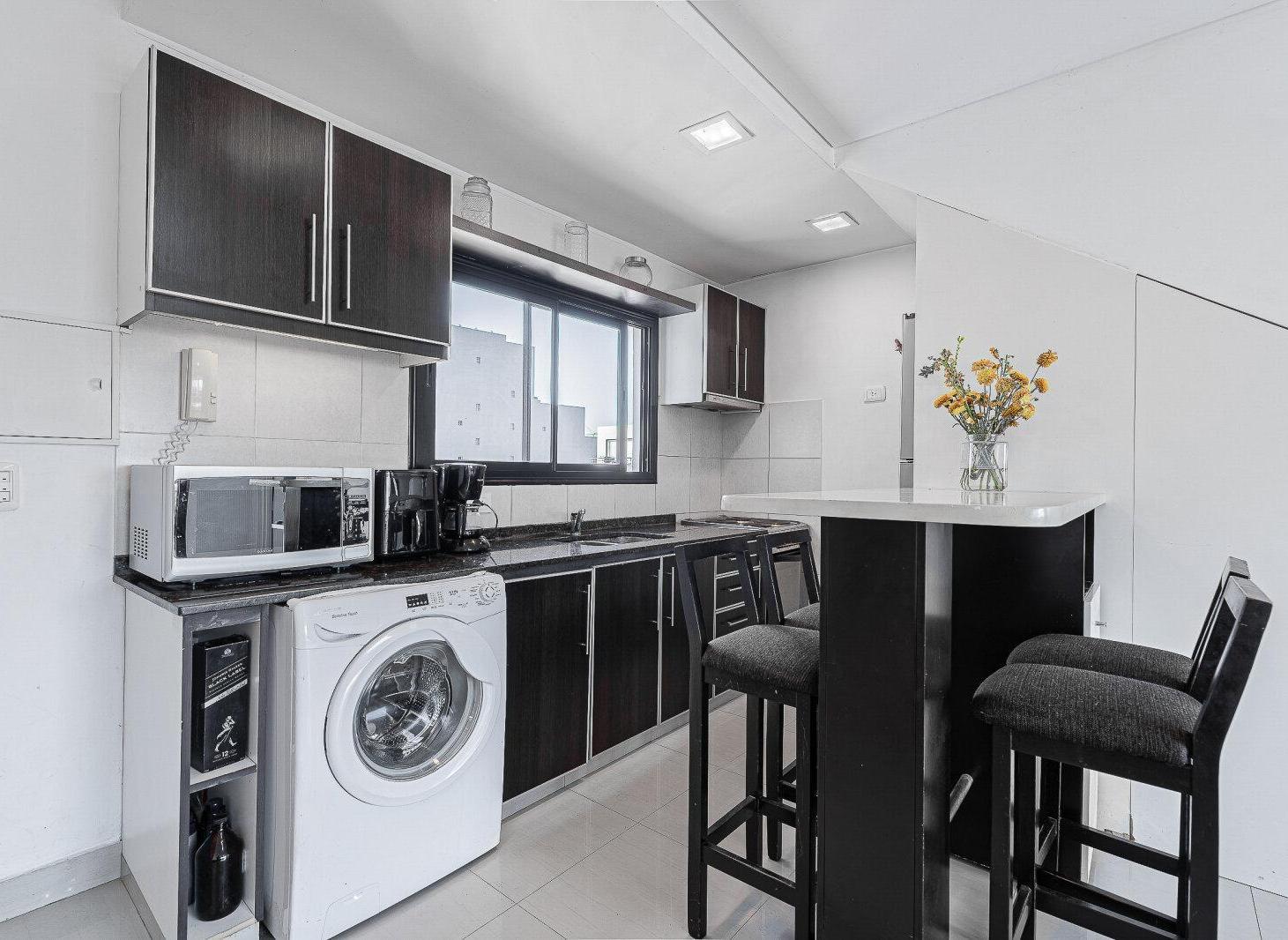 Foto de Dúplex de 4 ambientes con balcón terraza, jacuzzi y 2 cocheras en, imagen 2