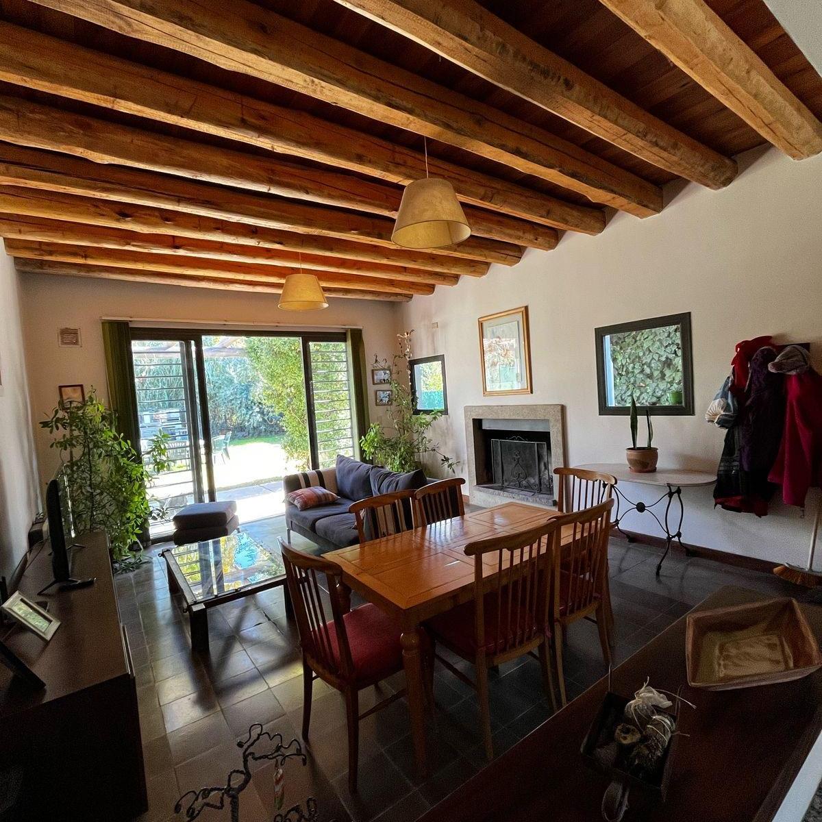 Excelente Casa en Venta, Chacras de Coria 1