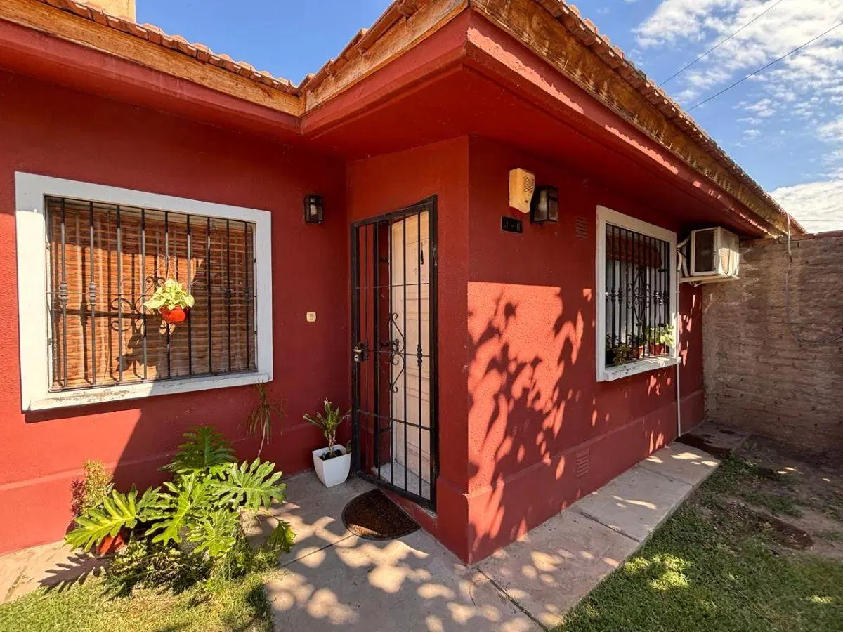 CASA APTA CRÉDITO EN VENTA, BARRIO TERESA DE LOS ANDES 3