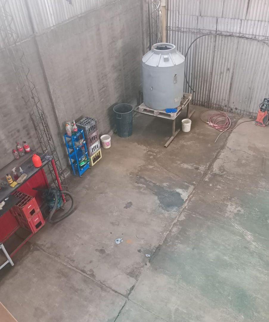 Foto de Alquiler Galpón en Godoy Cruz de 240m² cubiertos, 600m2 de terreno, imagen 2