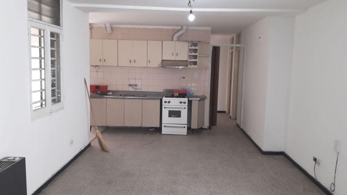 Foto de CASA EN ALQUILER 3 DORMITORIOS/COCHERA/PATIO FIGUEROA ALCORTA 1829, imagen 4