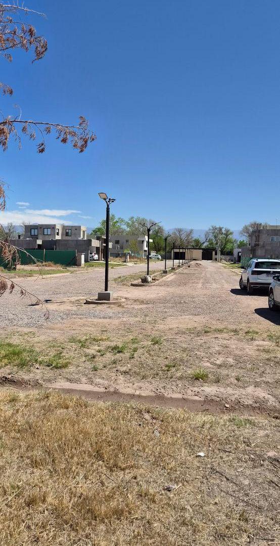 Foto de VENTA lote barrio privado Tuyutí Guaymallén, imagen 1